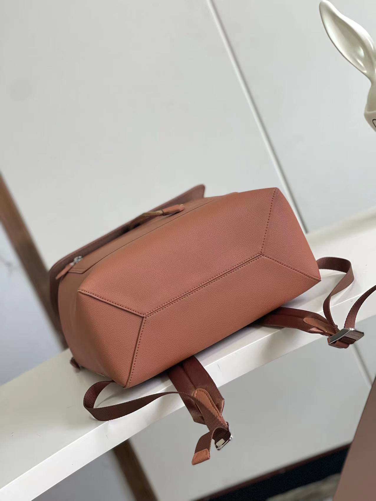 Fastline LV-Pattern Waxed Cowhide Leather Backpack - Image 4