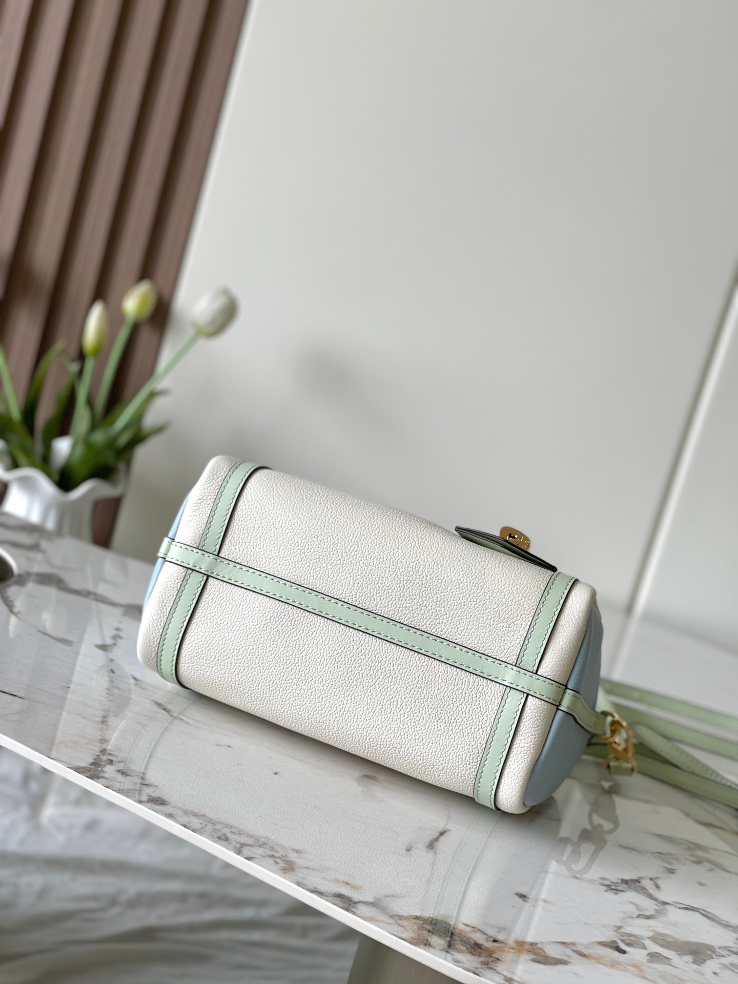 Louis Vuitton Express Small Shoulder Bag M26905 in Ivory - Image 4