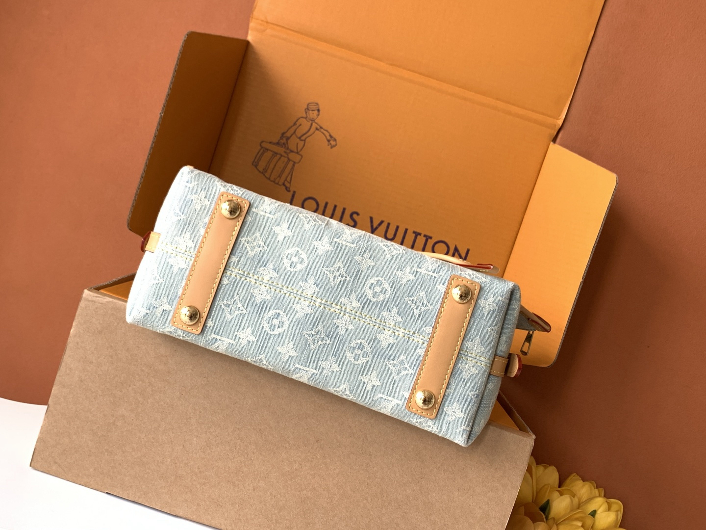 Carryall Small Crossbody Bag M11462 - Image 4