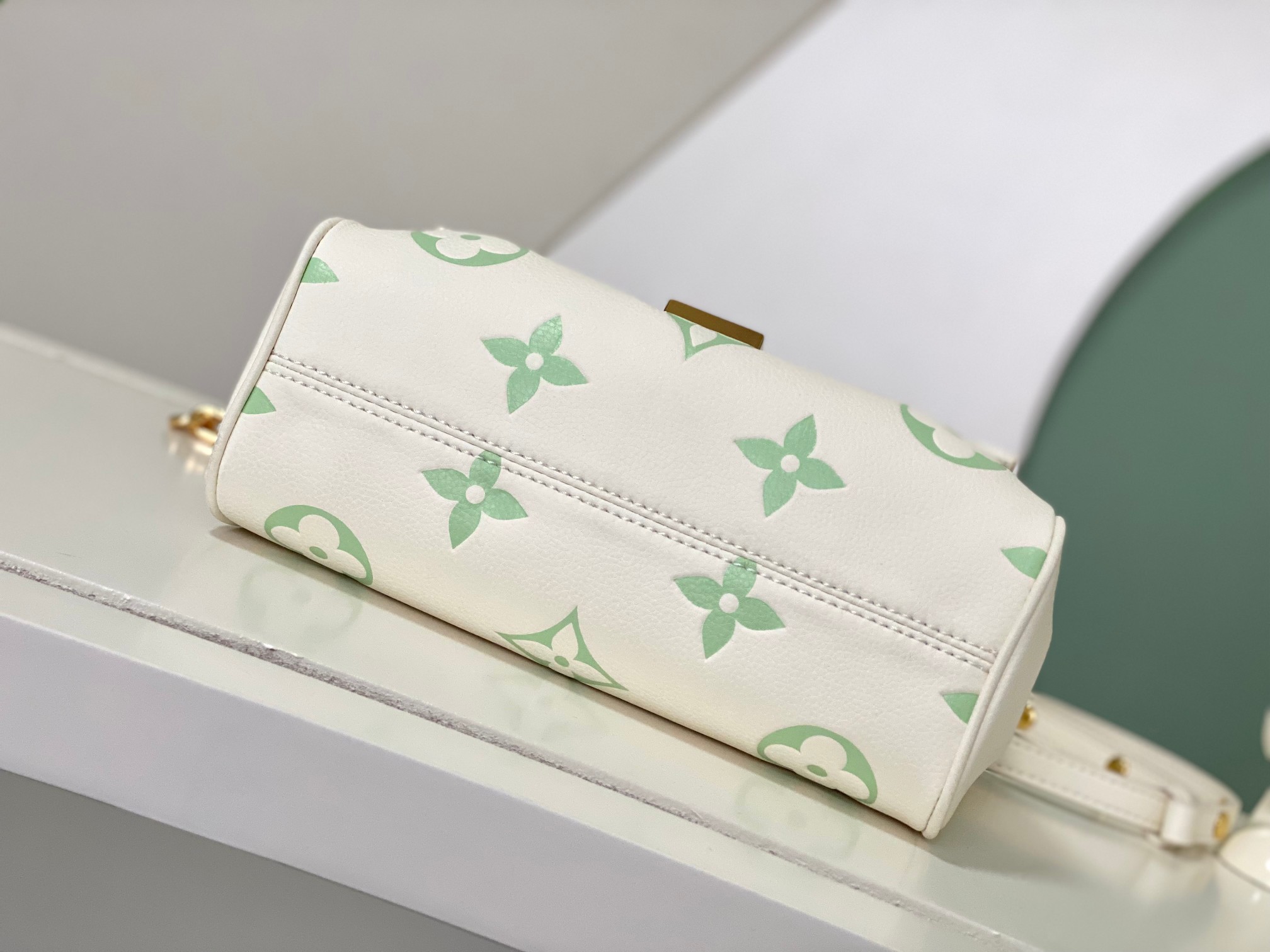 Louis Vuitton Favorite Handbag - Image 4
