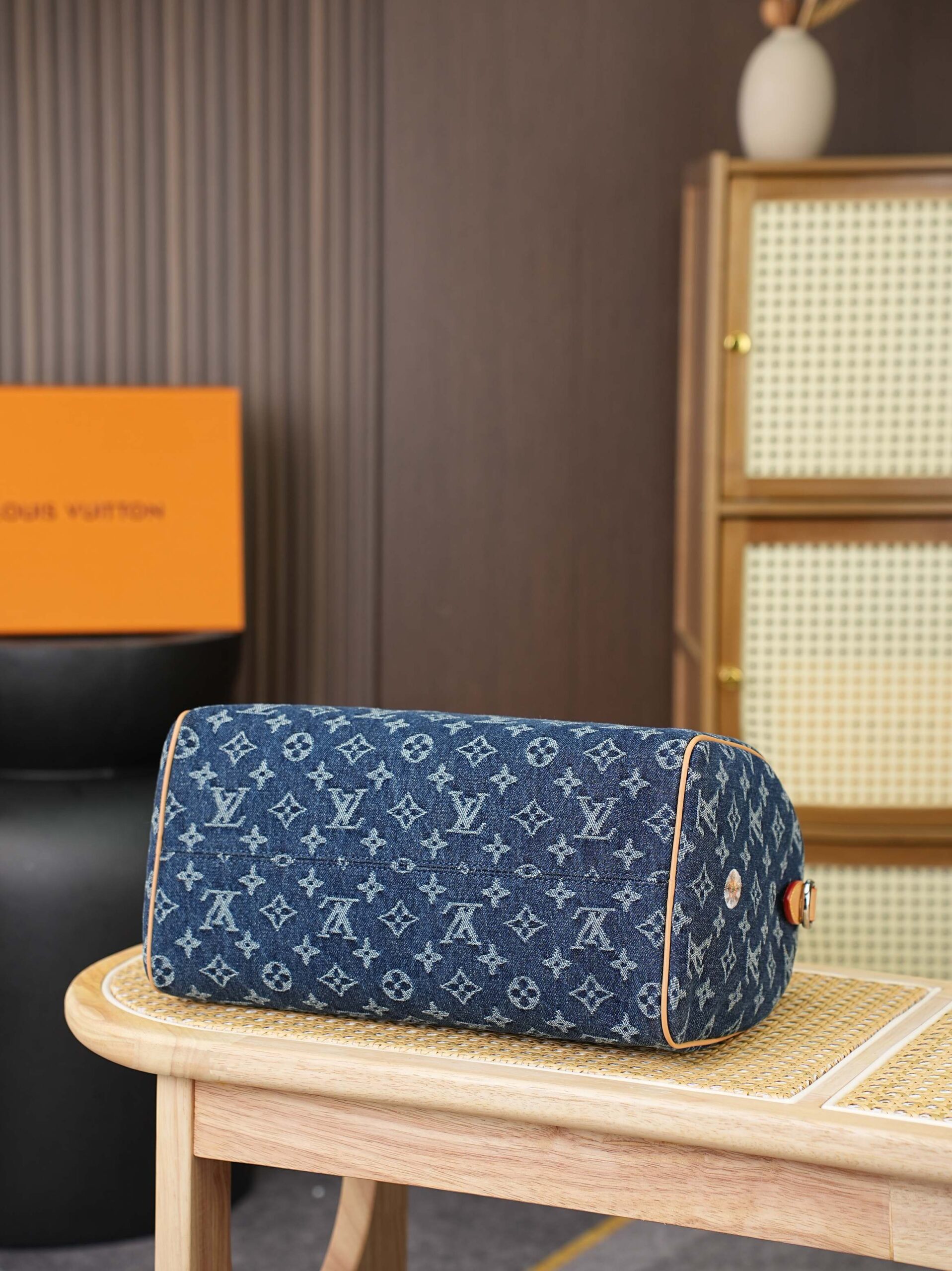 Speedy 30 Bandoulière Monogram Handbag - Image 4