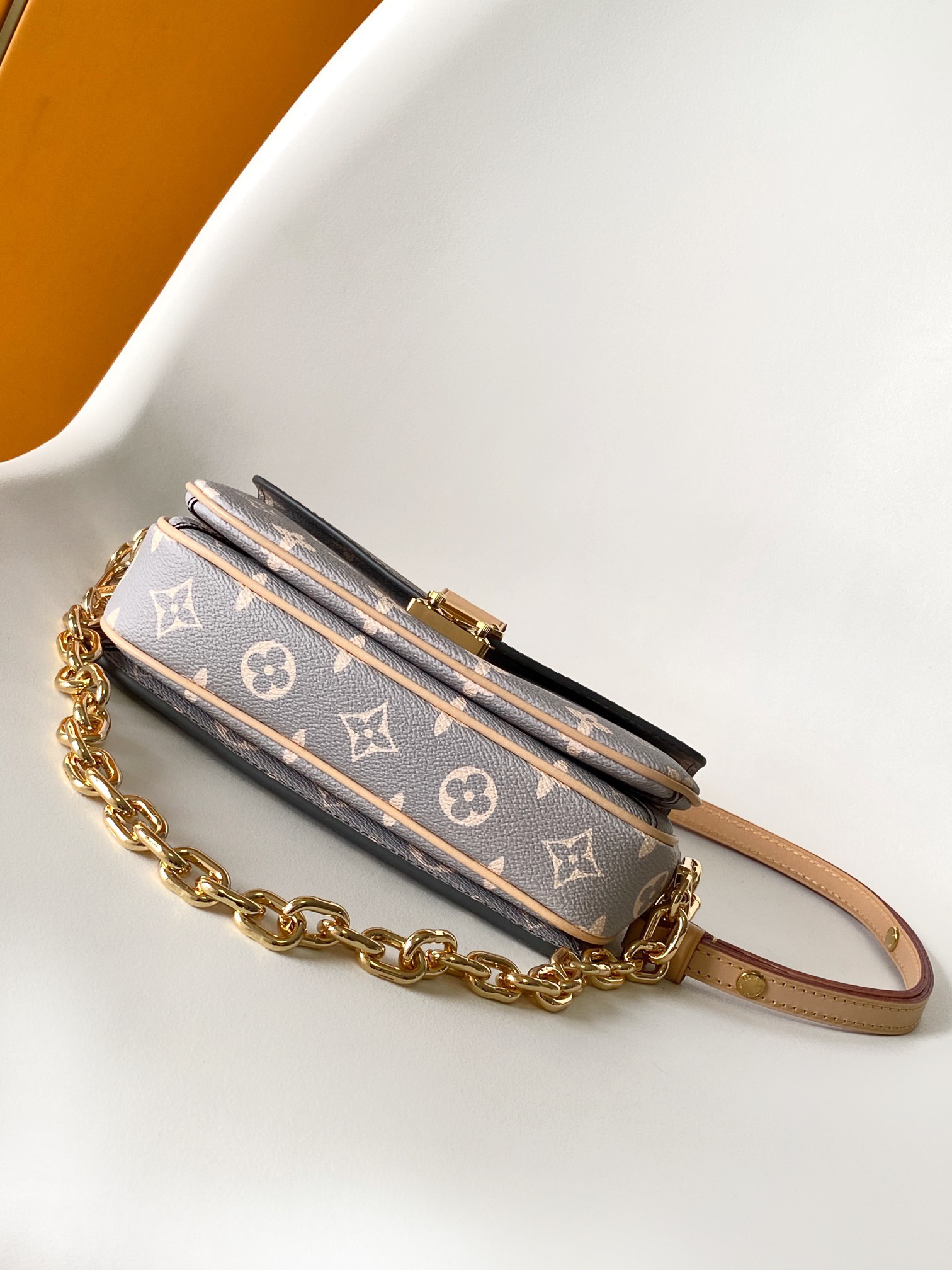 Louis Vuitton Pochette Métis East West M12429 Crossbody Bag - Image 4