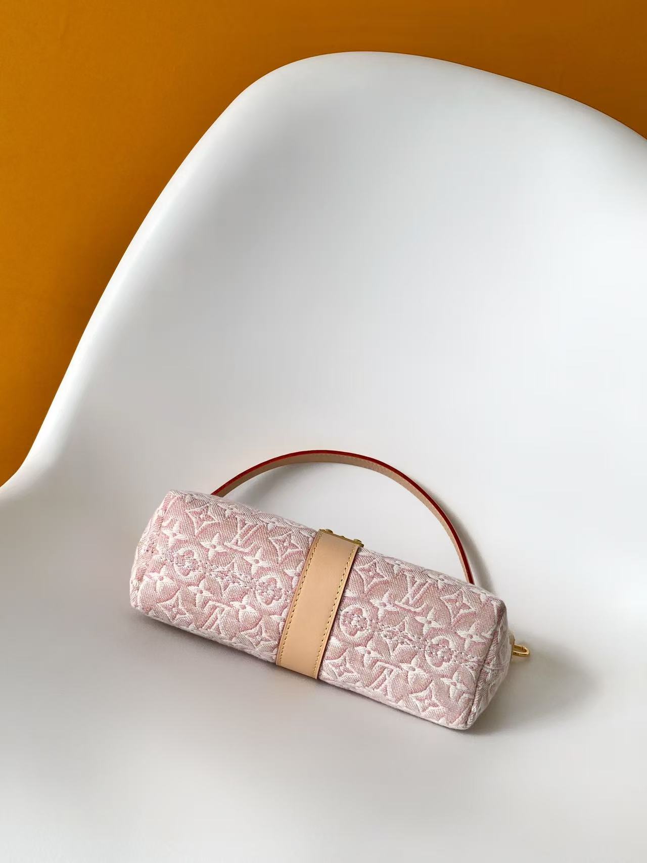 Louis Vuitton Pochette Mia Monogram Emblème Shoulder Bag in Pink Jacquard - Image 4