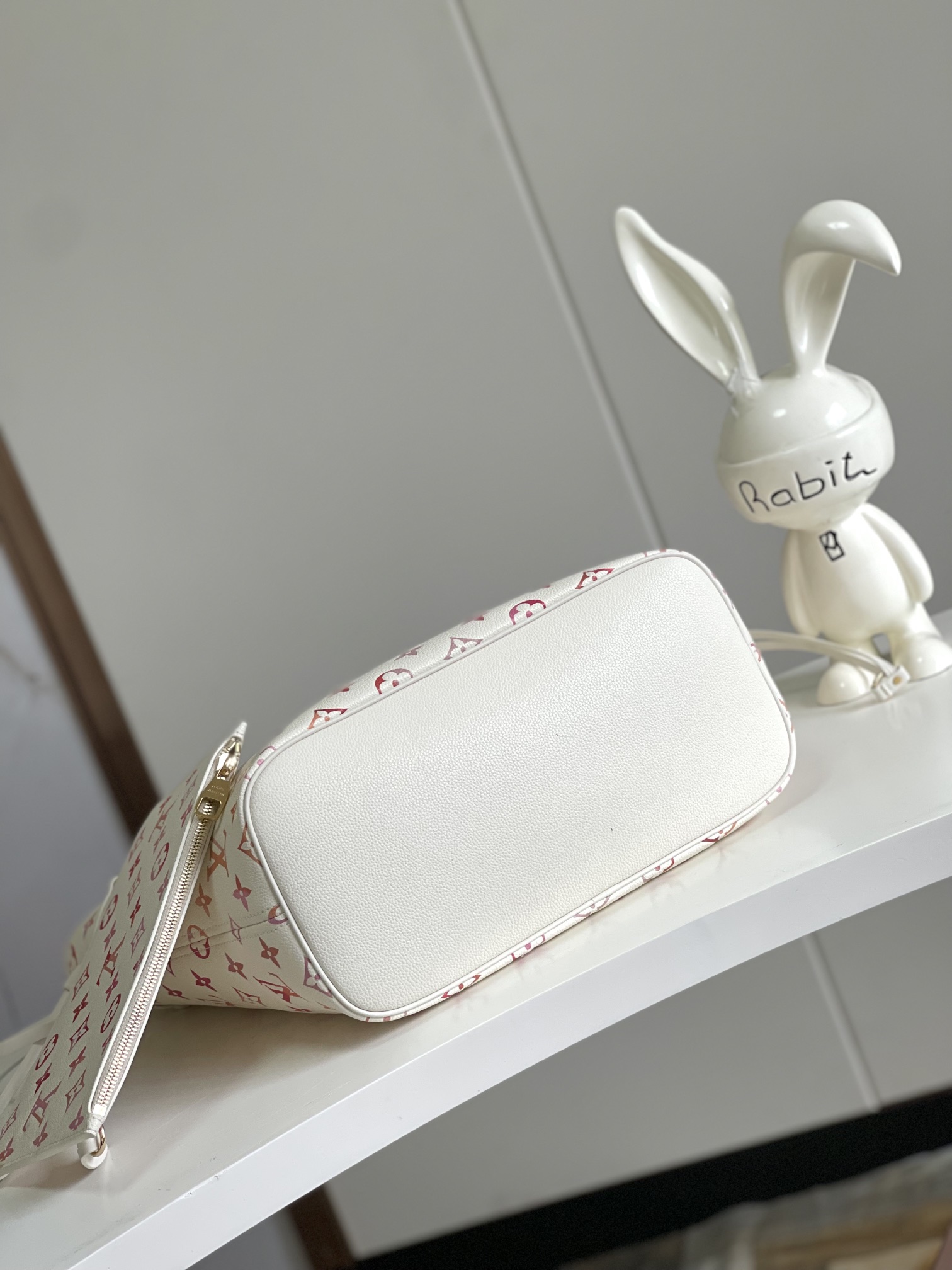 Louis Vuitton Neverfull MM Tote Bag in Monogram Empreinte Sunrise Aquarelle Leather - Image 4