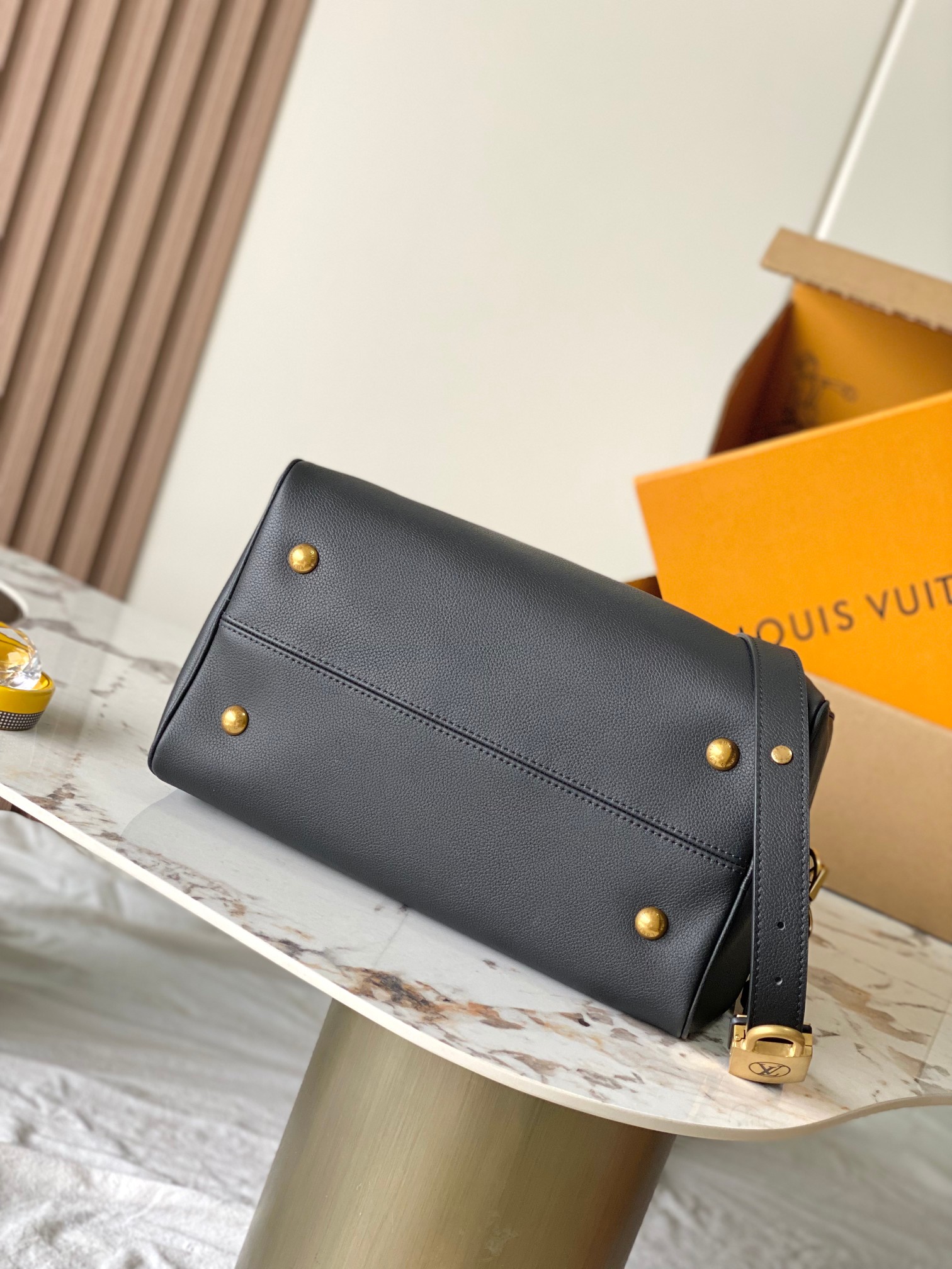 Louis Vuitton Speedy Soft 30 Lucky Handbag - Image 4