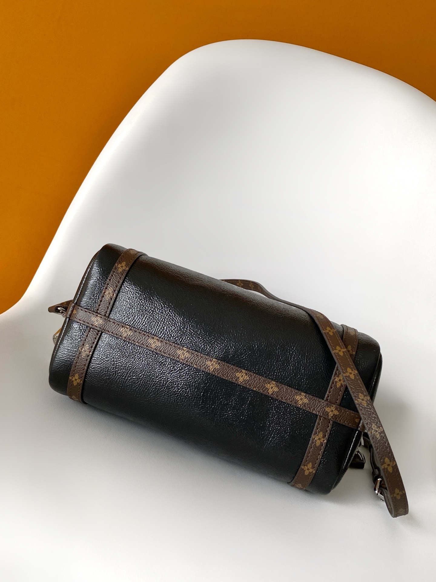 Louis Vuitton Express Small Crossbody Bag in Black Oiled Leather - Image 4