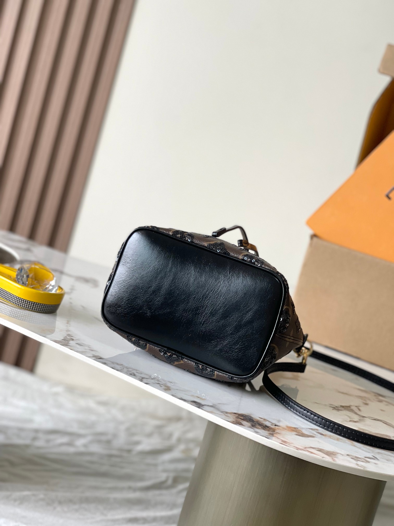 Louis Vuitton Noe BB Crossbody Bag - Image 4