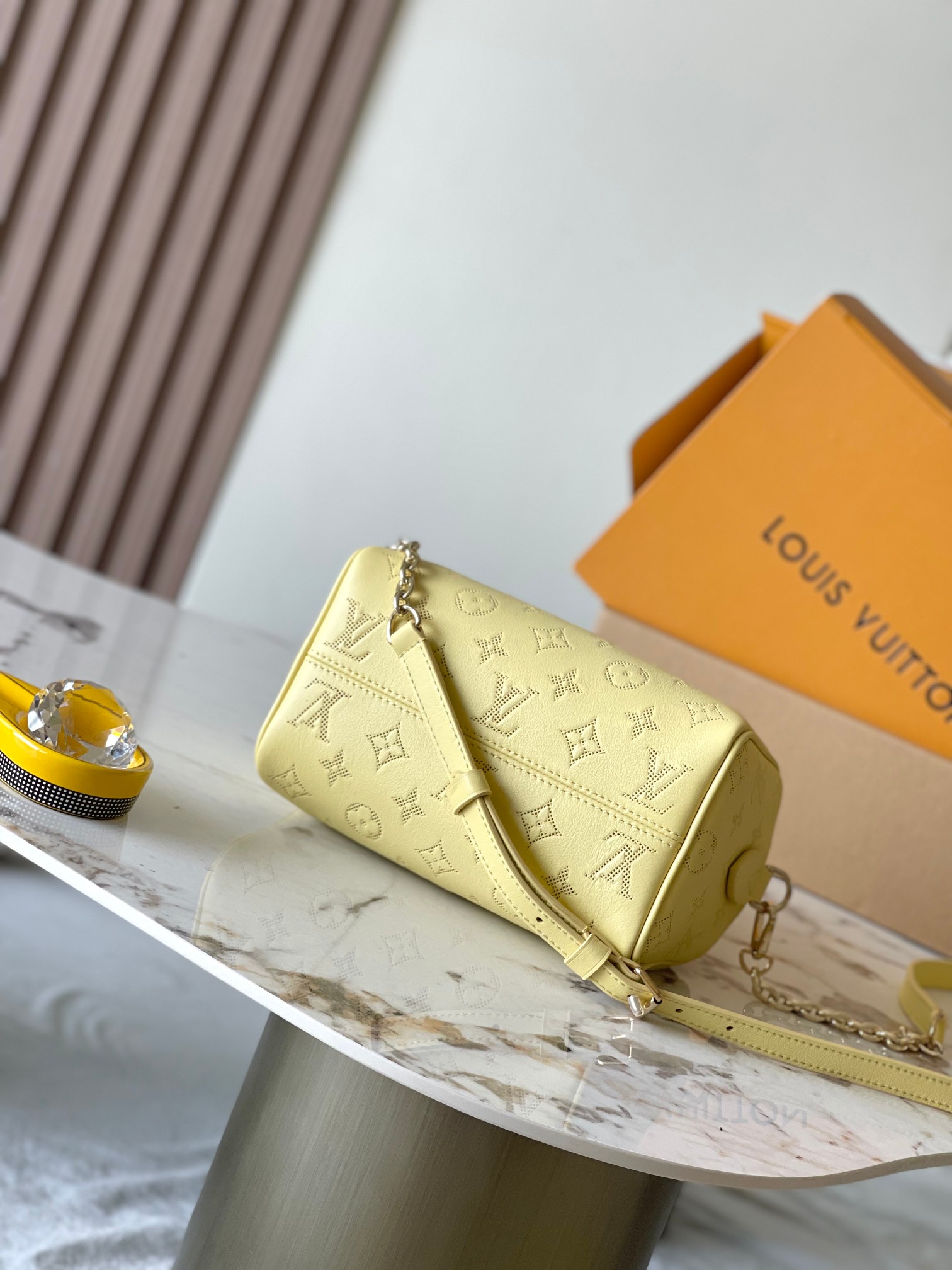 Speedy Bandoulière 20 Handbag - Image 4