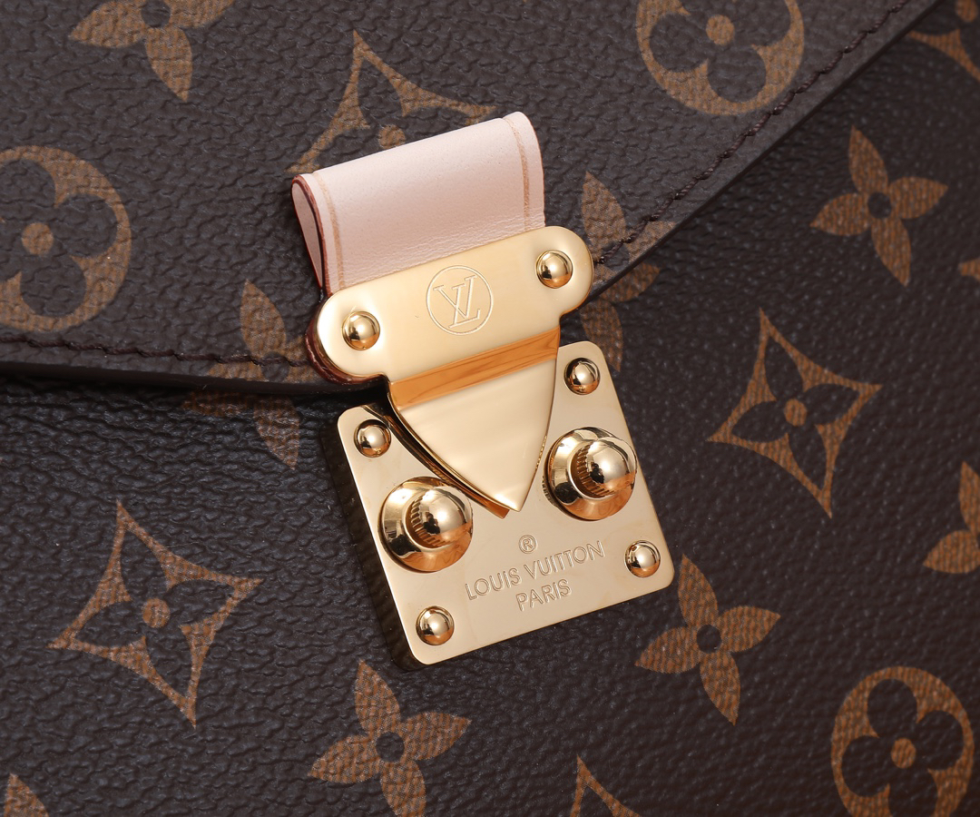 Louis Vuitton Pochette Métis Crossbody Handbag - Image 4