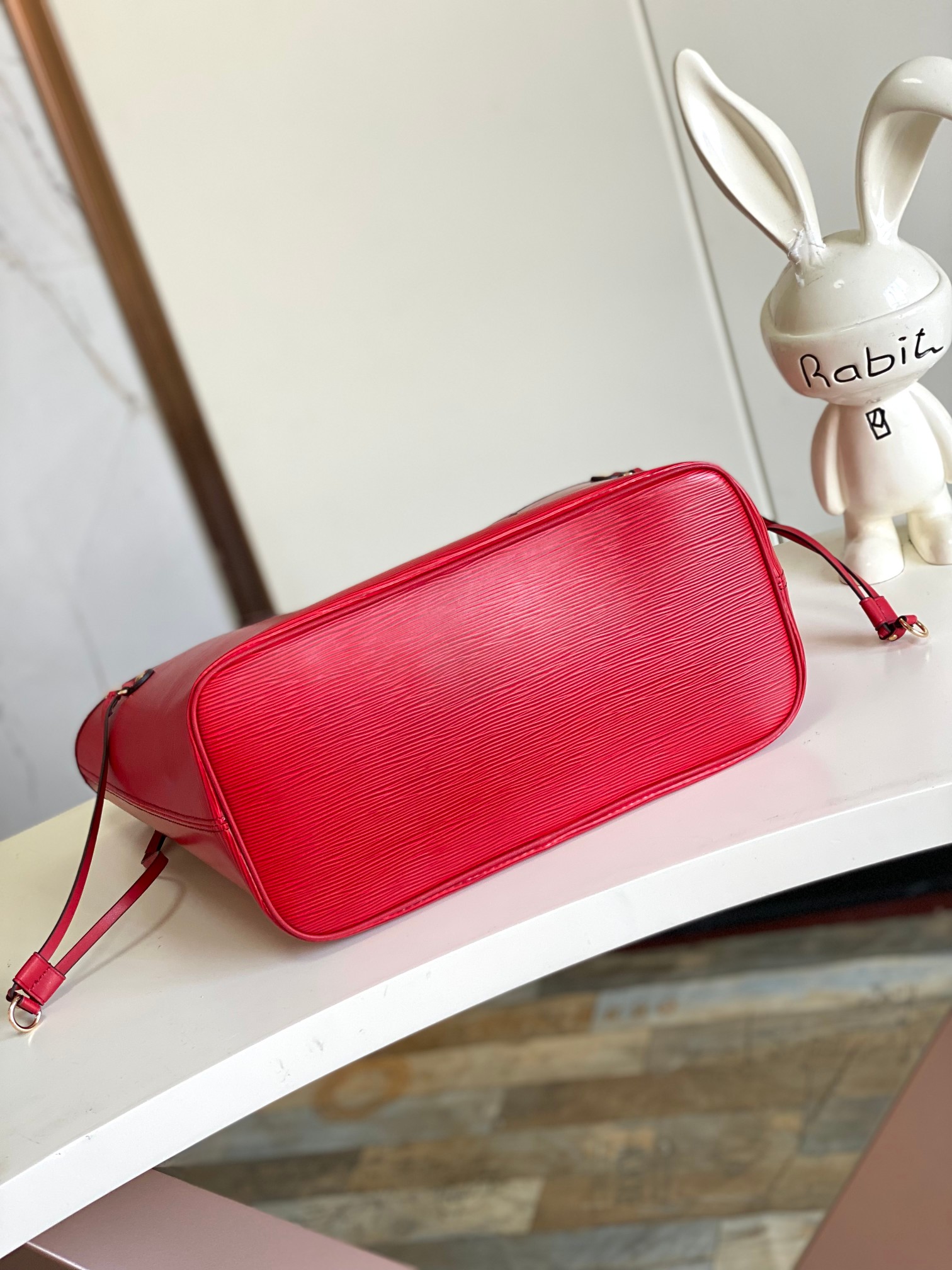 Louis Vuitton Neverfull Medium Tote Bag in Red Epi Leather - Image 4