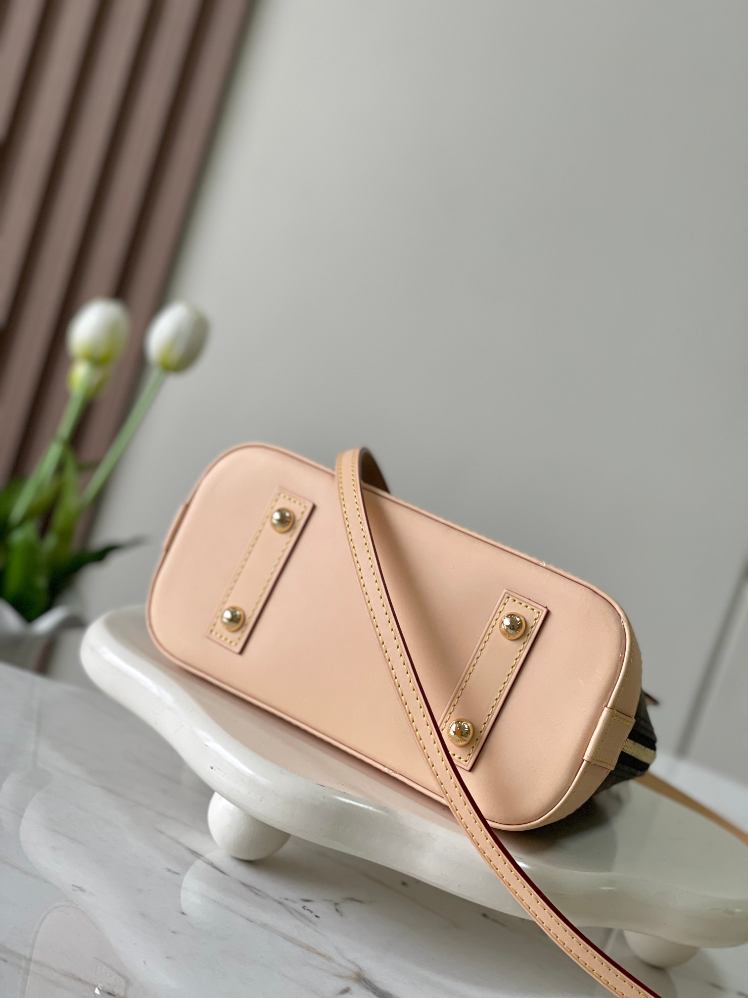 Louis Vuitton Alma Handbag M53152 - Image 4
