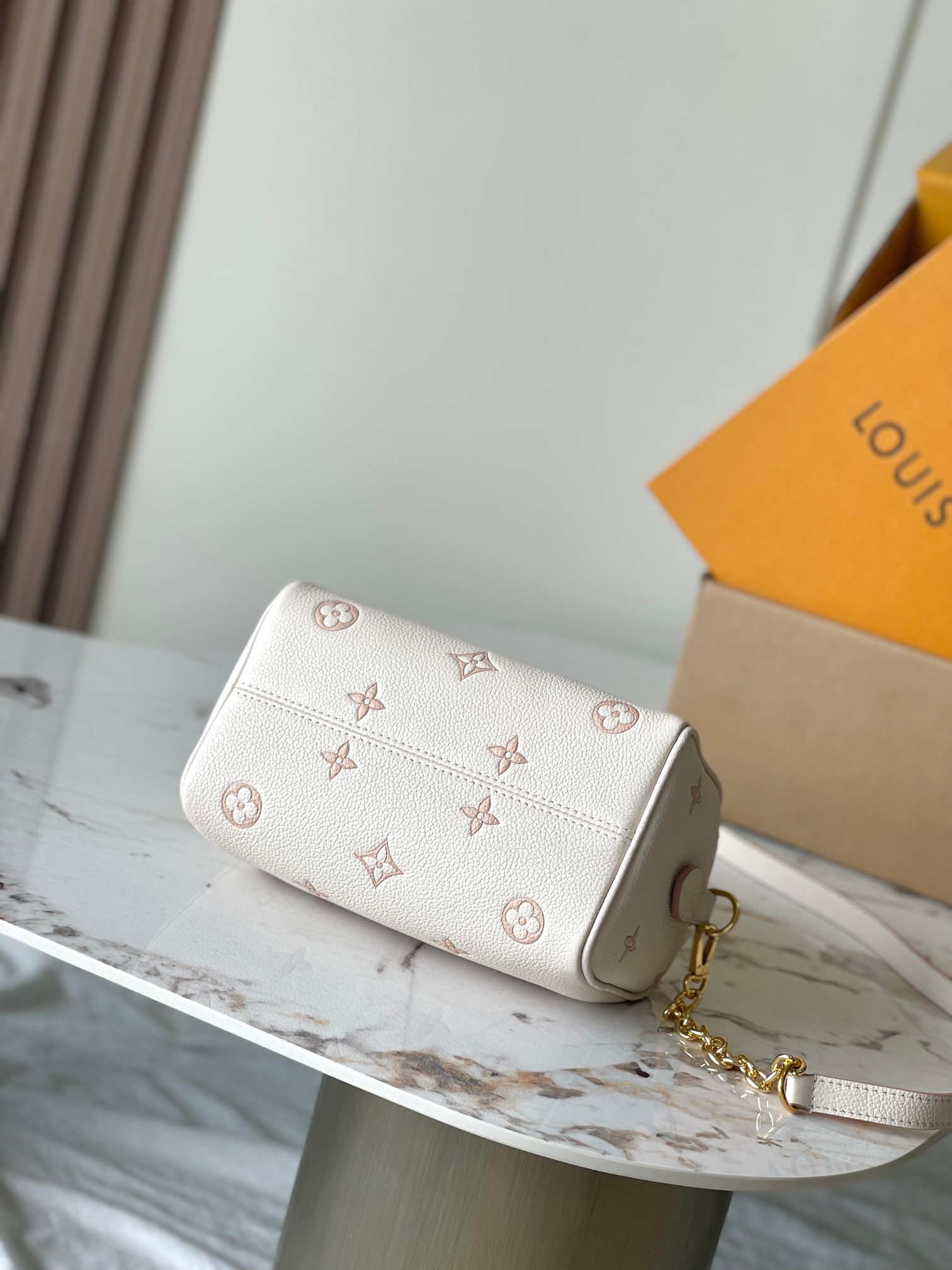 Louis Vuitton Speedy Bandoulière 20 Handbag - Image 4