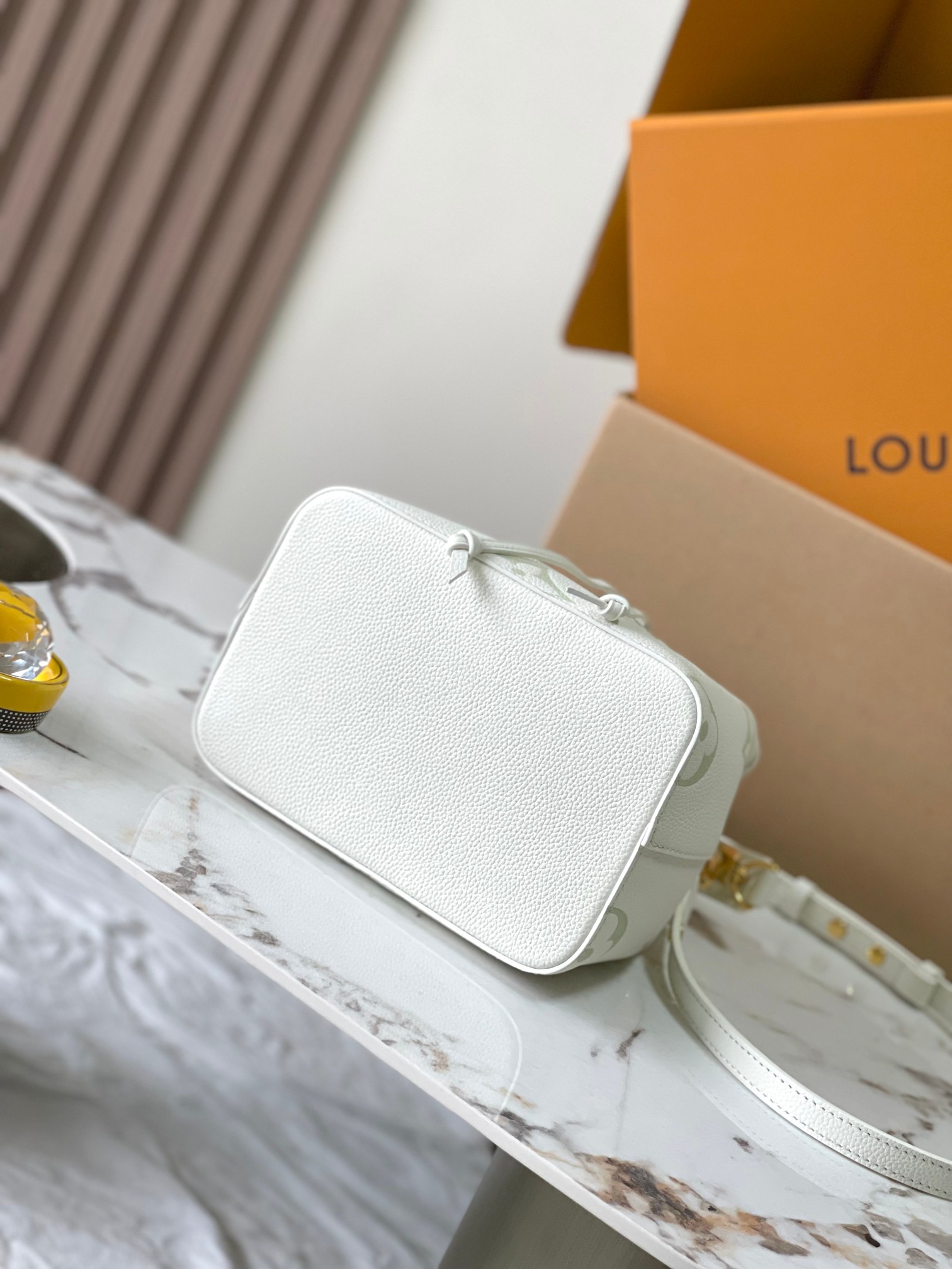 Louis Vuitton Néonoé BB Handbag - Image 4