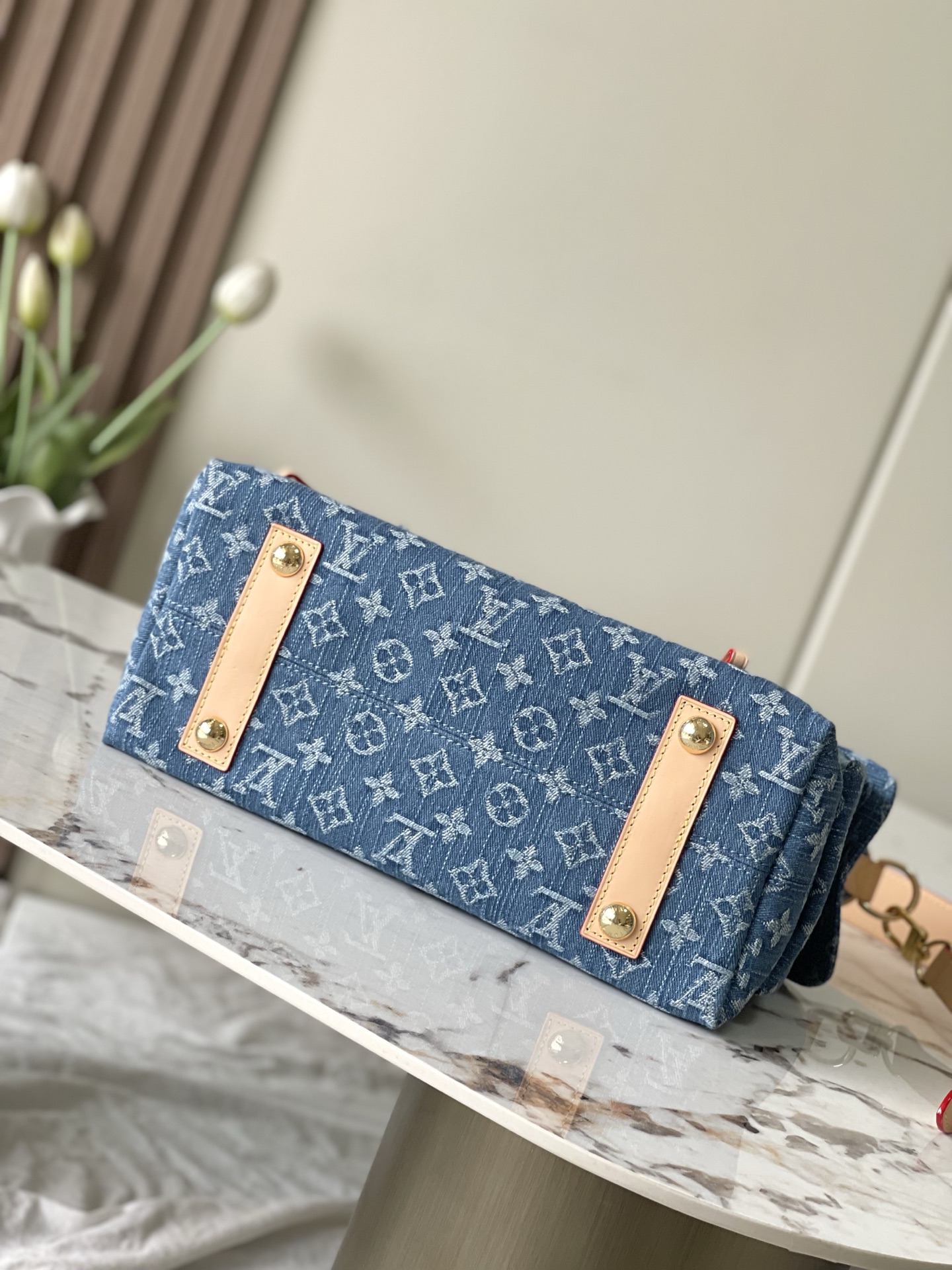 Louis Vuitton Carryall Cargo Small Handbag in Blue Denim - Image 4