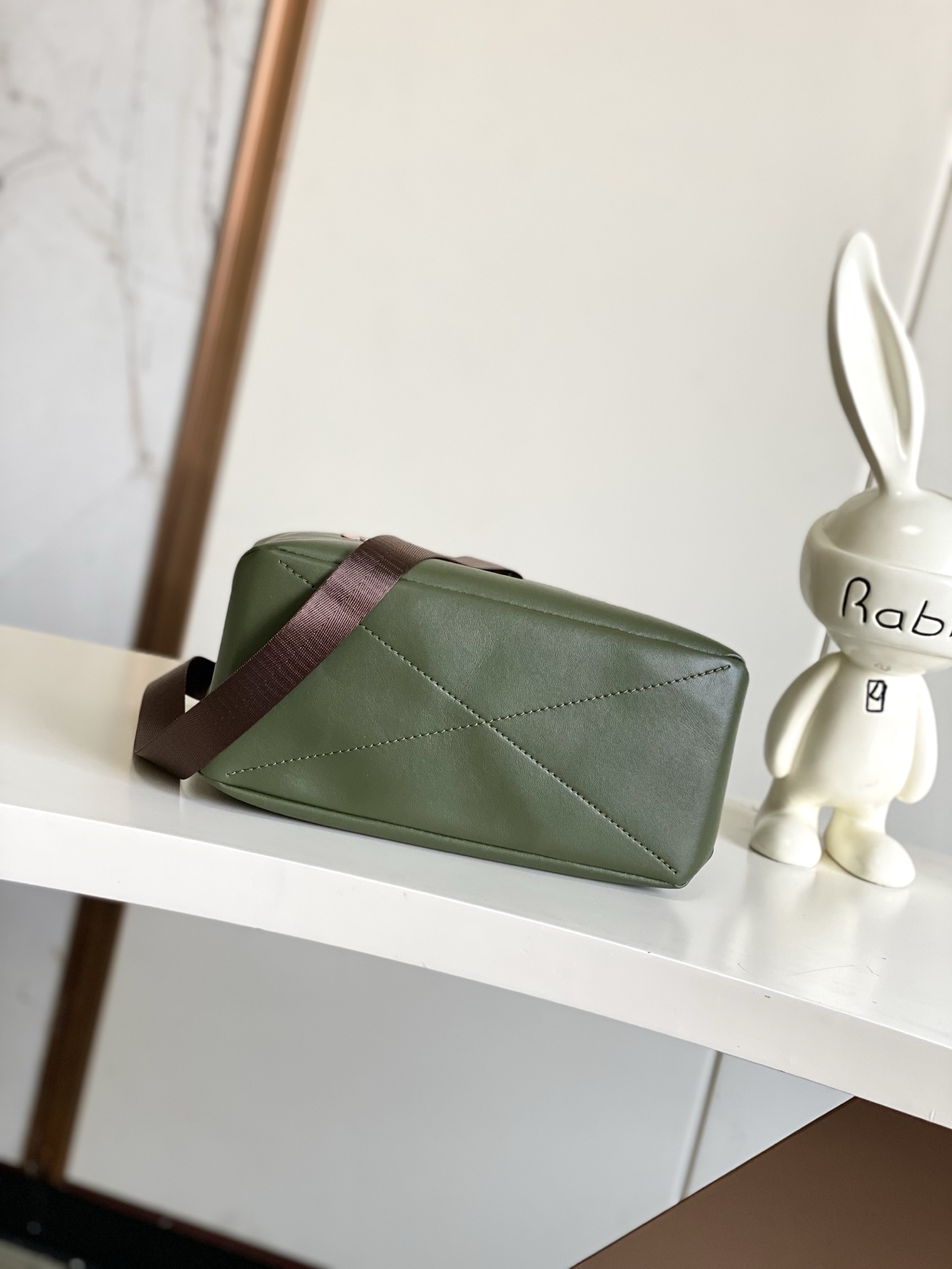 Louis Vuitton Medium Calfskin Handbag - Image 4