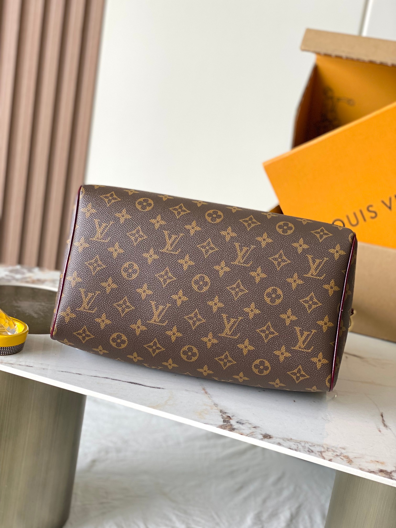Louis Vuitton Speedy Soft 30 Handbag - Image 4