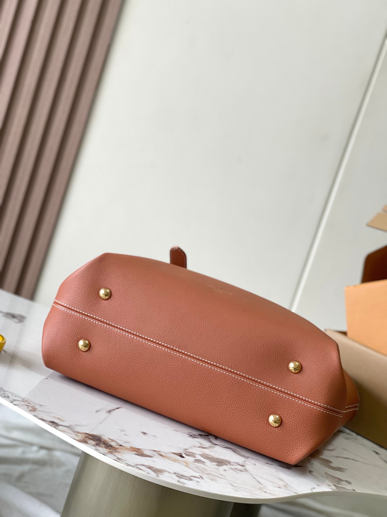 Low Key Cabas Medium Handbag - Image 4
