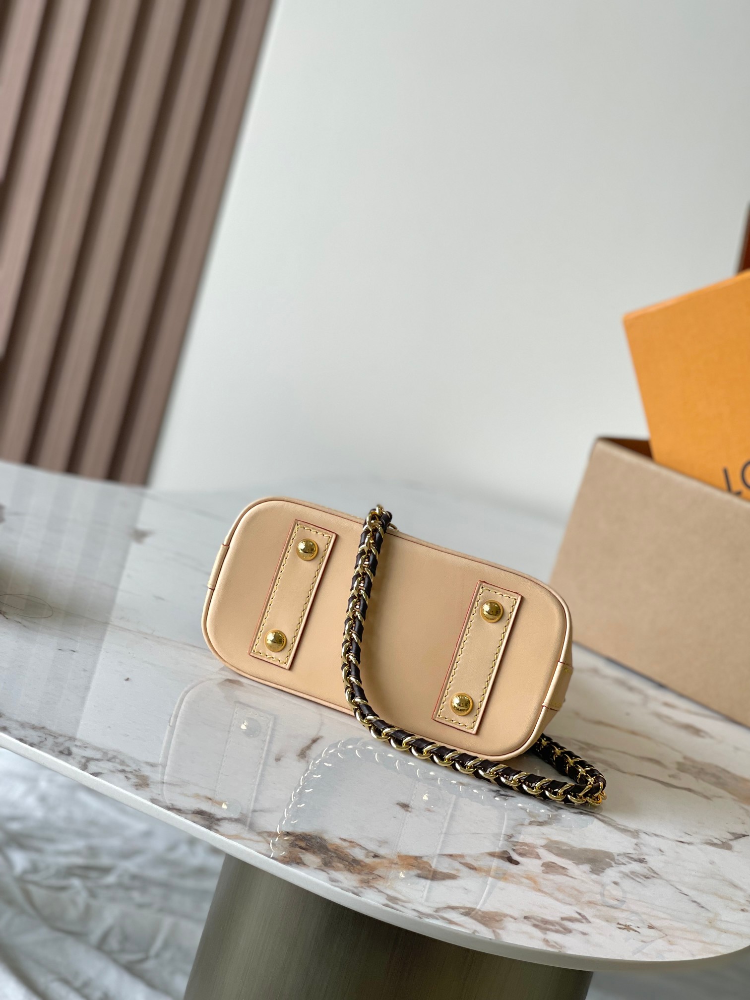 Louis Vuitton Alma Mini Handbag M14933 - Image 4