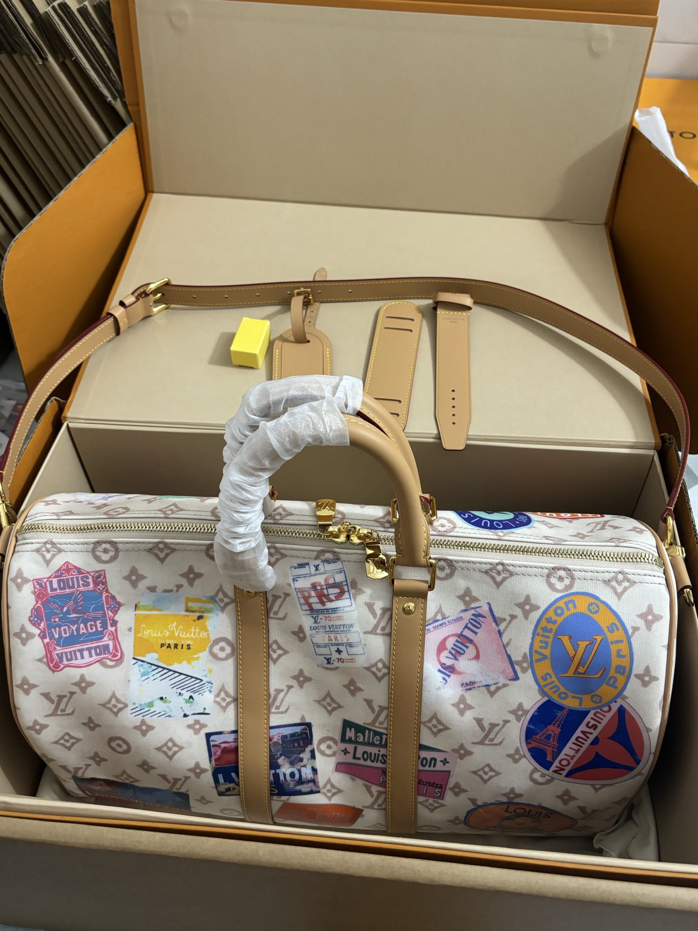 Louis Vuitton Keepall Bandoulière 45 Travel Bag - Image 4