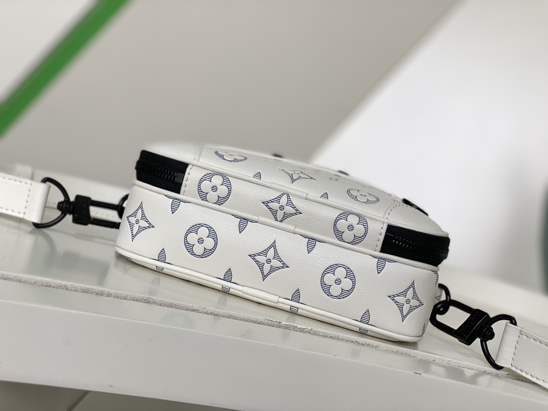 Louis Vuitton Alpha Mini Crossbody Bag M83383 - Image 4