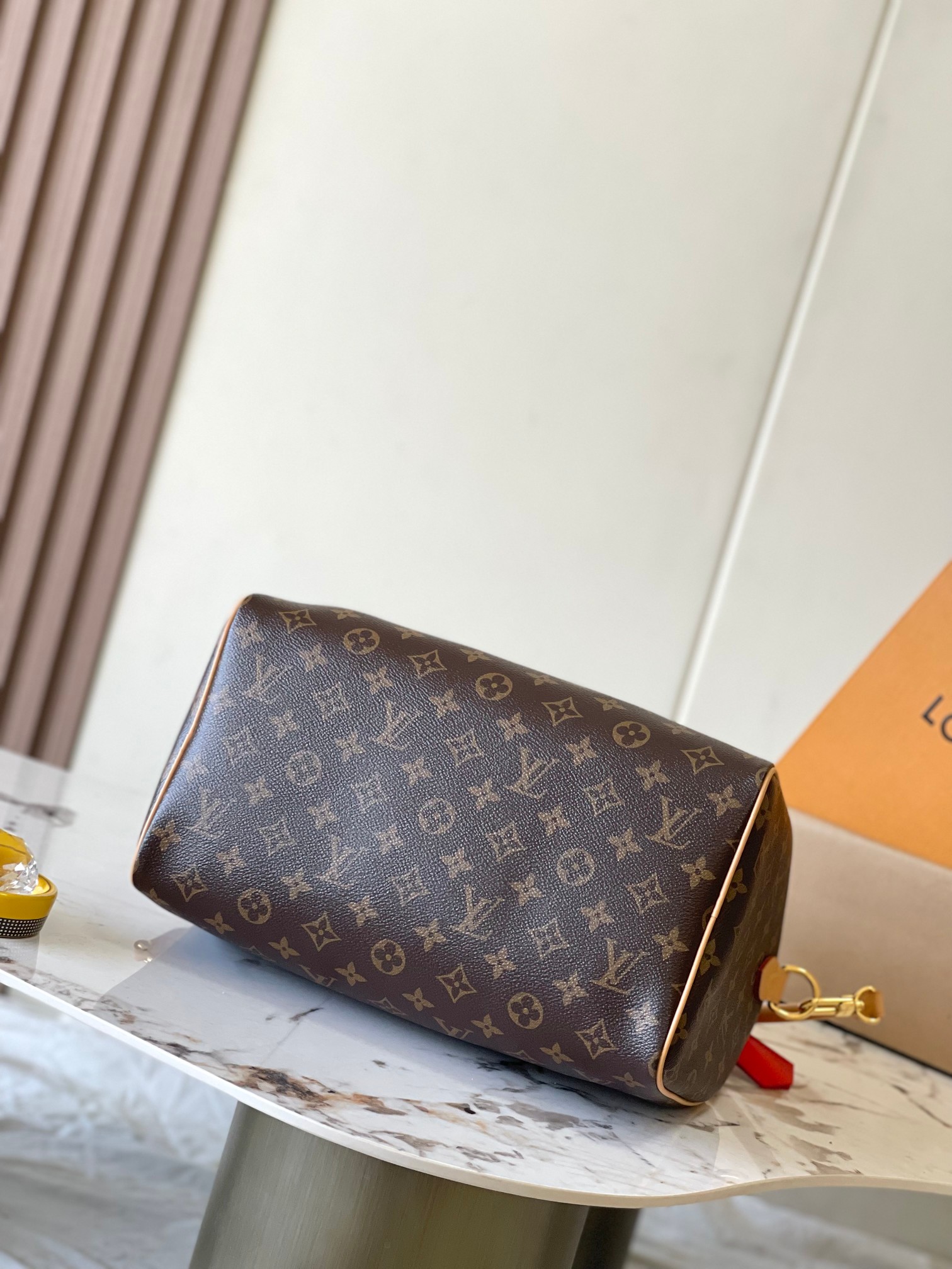 Louis Vuitton Speedy Soft 30 Handbag - Image 4