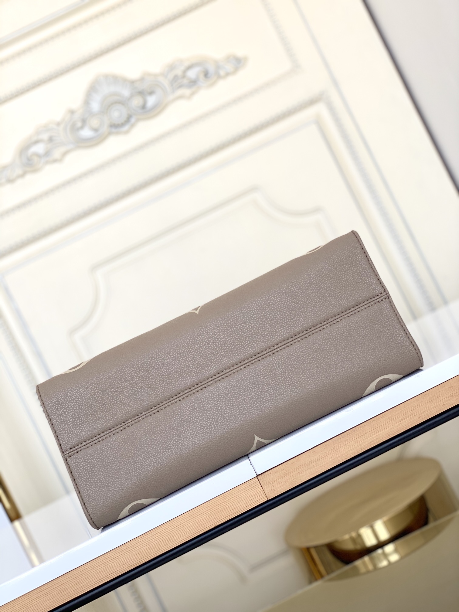 Louis Vuitton OnTheGo MM Tote Bag - Image 4