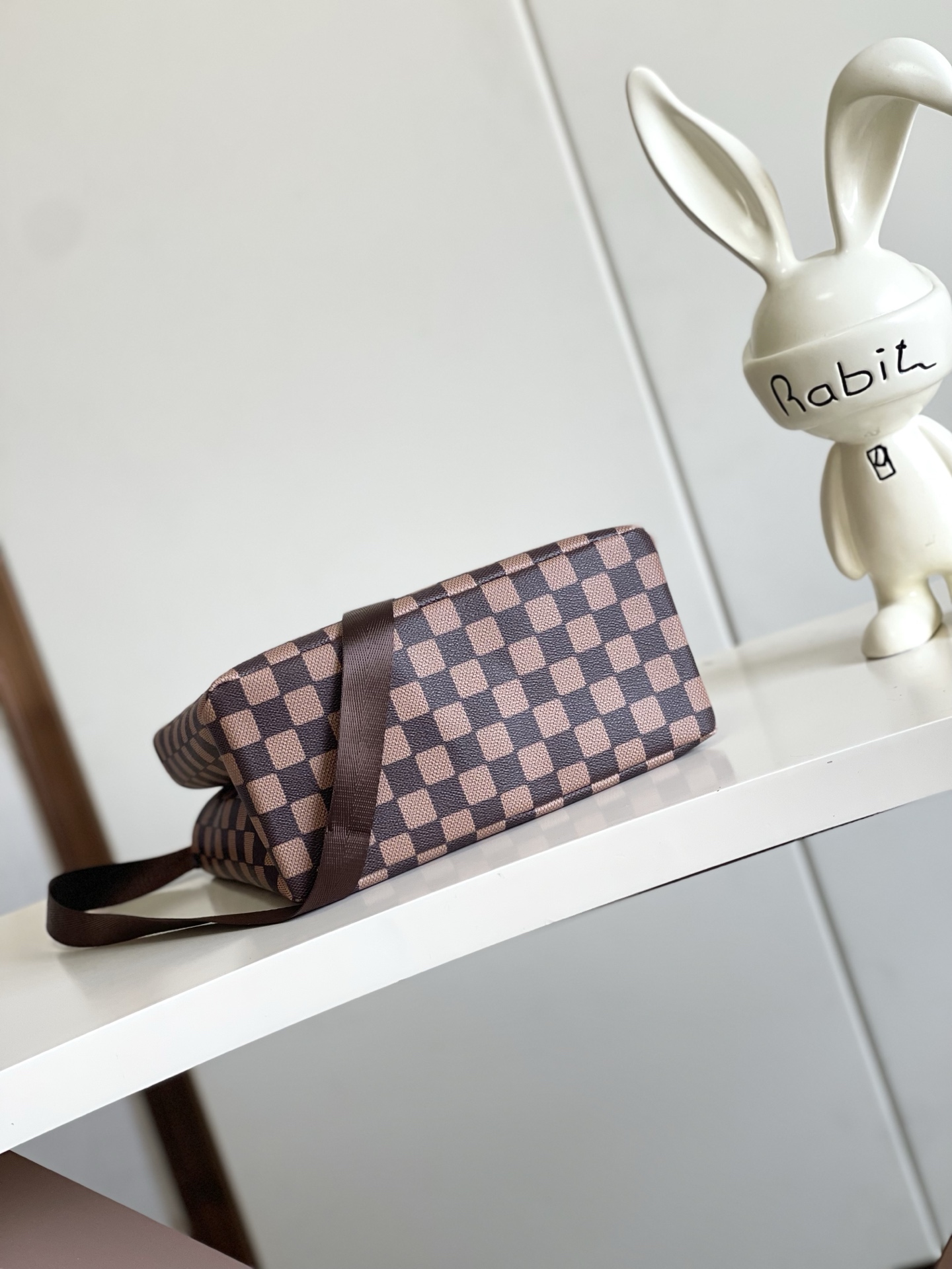 Louis Vuitton Medium Calfskin Handbag with Detachable Shoulder Strap - Image 4