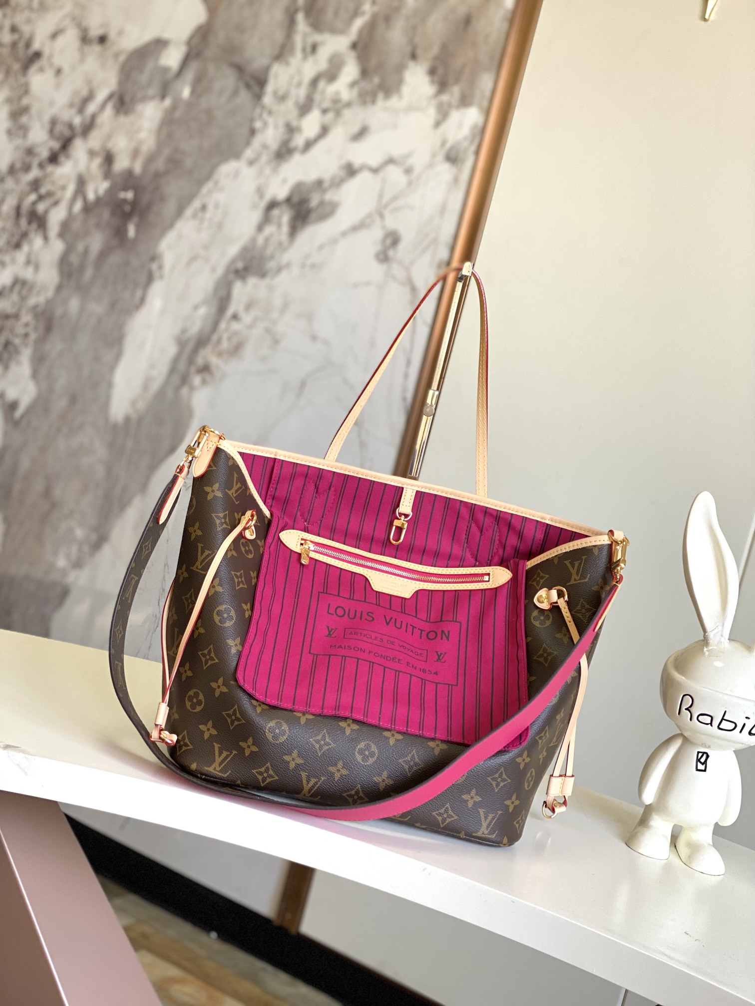 Neverfull MM Tote Bag in Damier Azur Canvas - Image 4