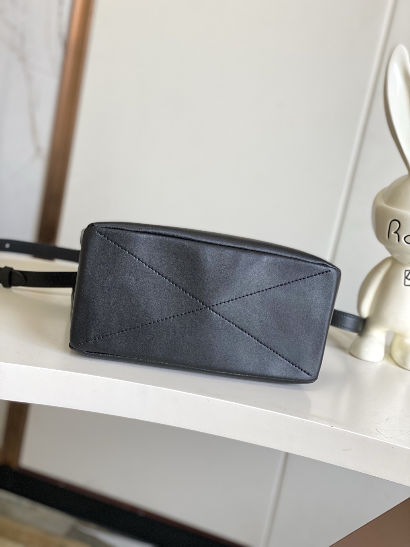 Louis Vuitton Dynamic 163 M27017PHARREL and NIGO Collection Medium Shoulder Bag - Image 4