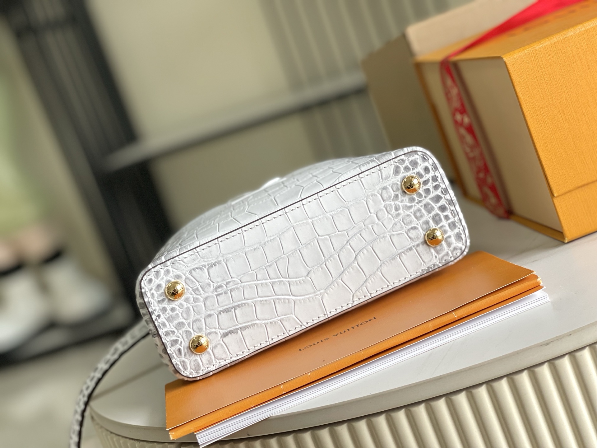 Louis Vuitton Capucines Mini Handbag in White Crocodile-Embossed Leather - Image 4