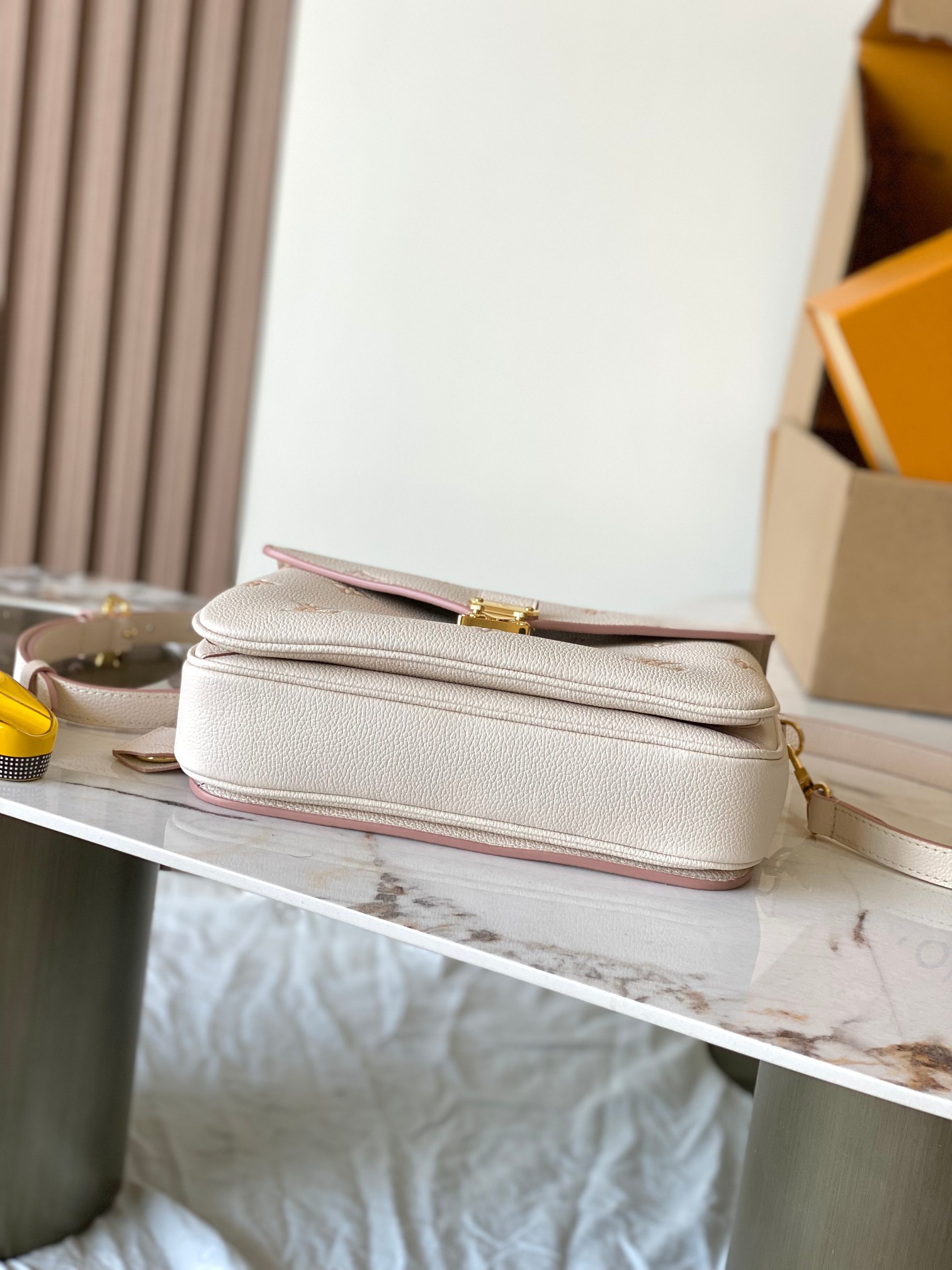 Pochette Metis MM Crossbody Bag - Image 4