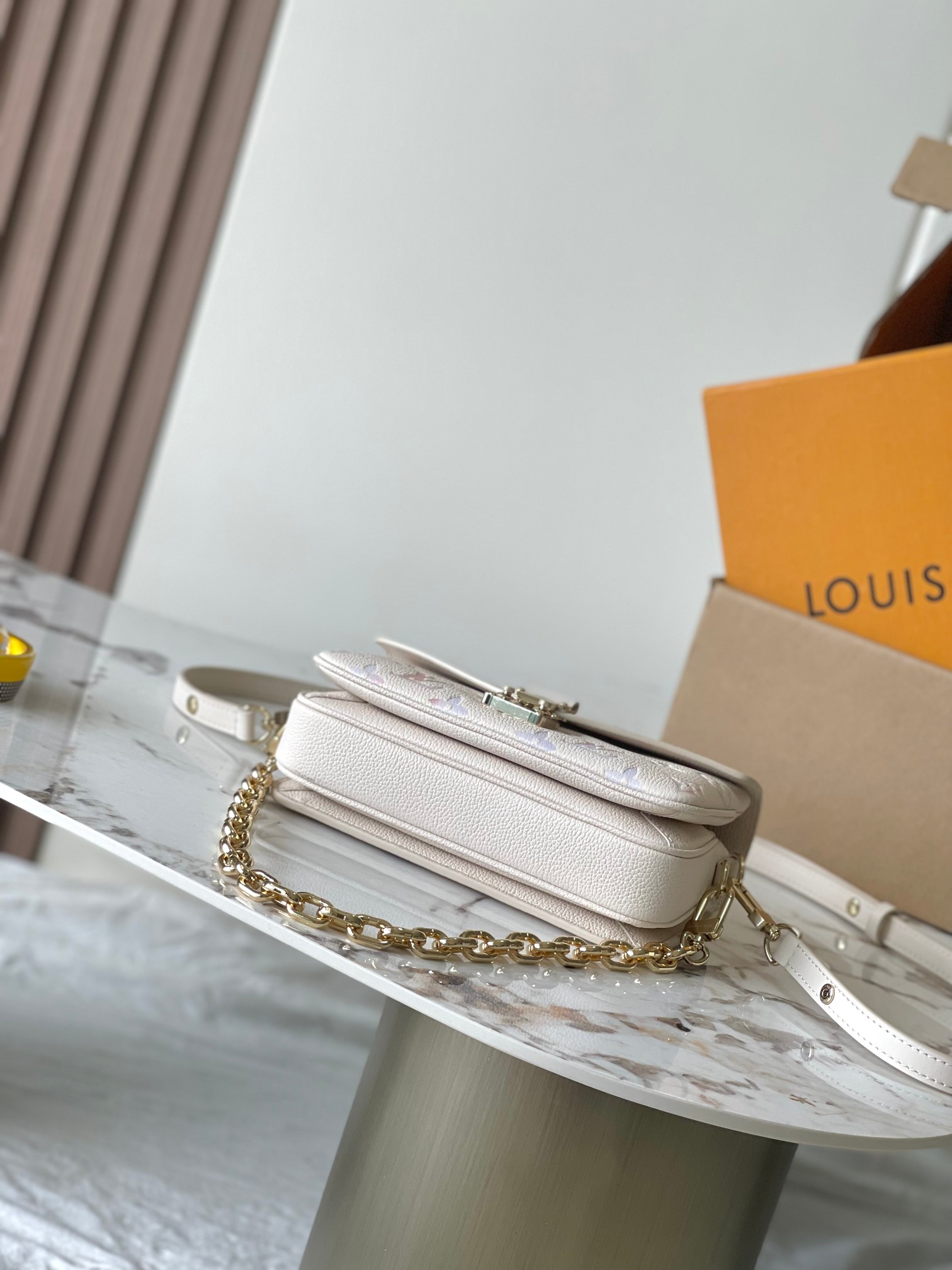 Louis Vuitton Pochette Métis East West Handbag - Image 4