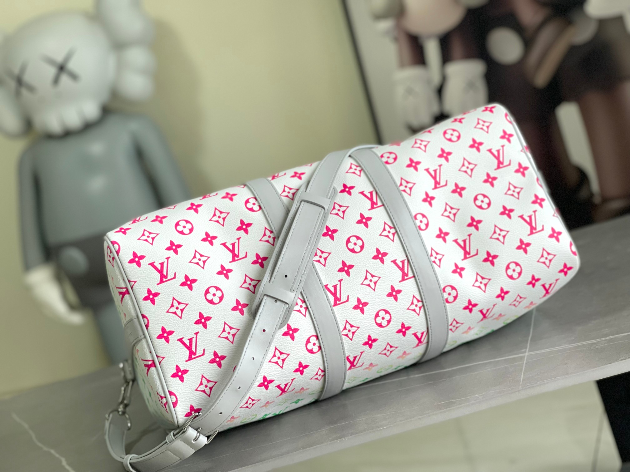 Louis Vuitton Keepall Bandoulière 55 Travel Bag - Image 4