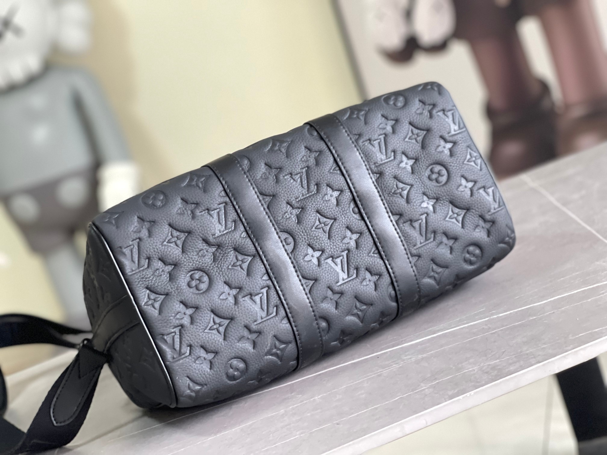 Louis Vuitton Keepall Bandoulière 35 Travel Bag in Monogram Eclipse - Image 4
