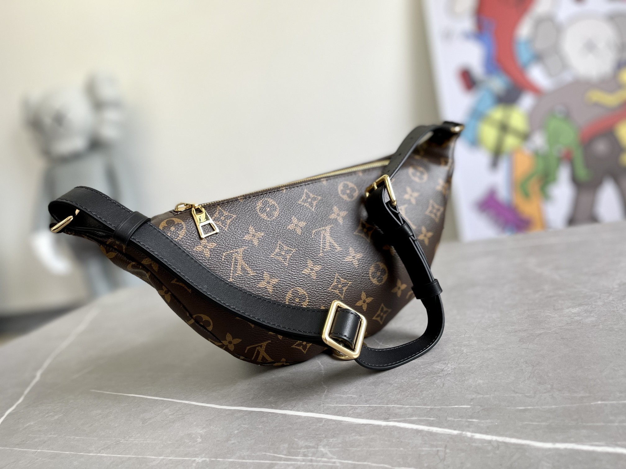 Louis Vuitton Bumbag M43644 in Black Monogram Canvas - Image 4