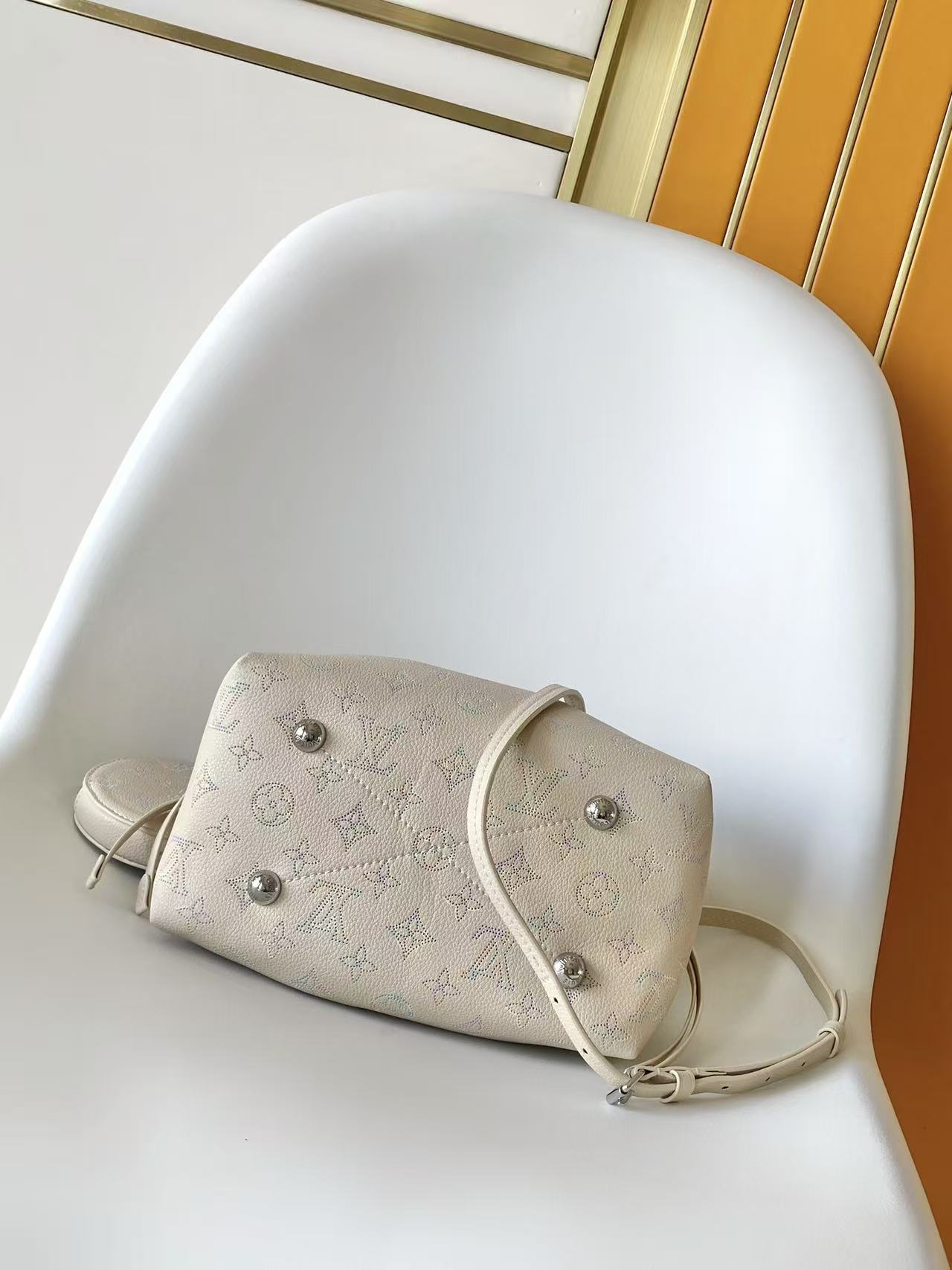 Bella Bucket Bag - Image 4