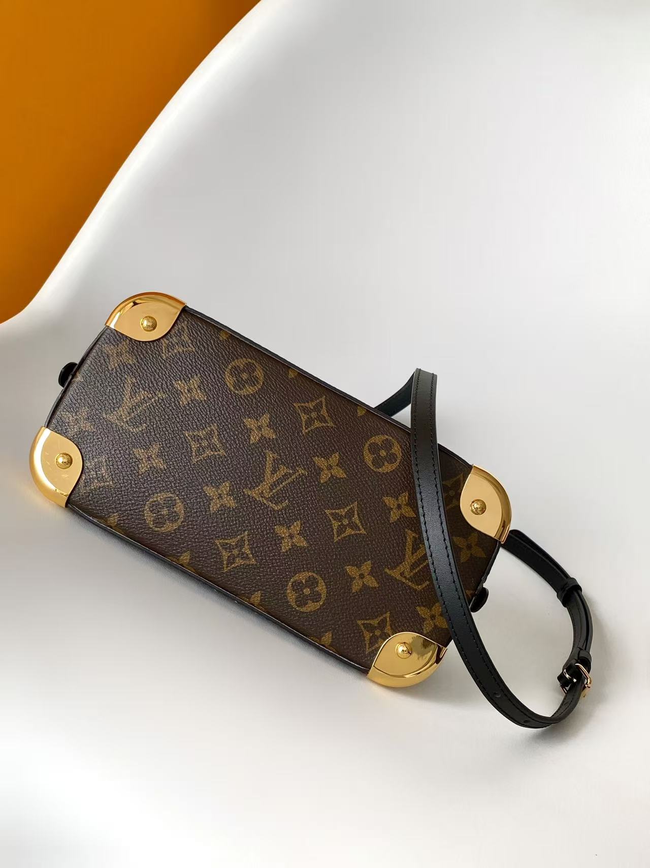 Louis Vuitton Alma BB M26084 Handbag - Image 4