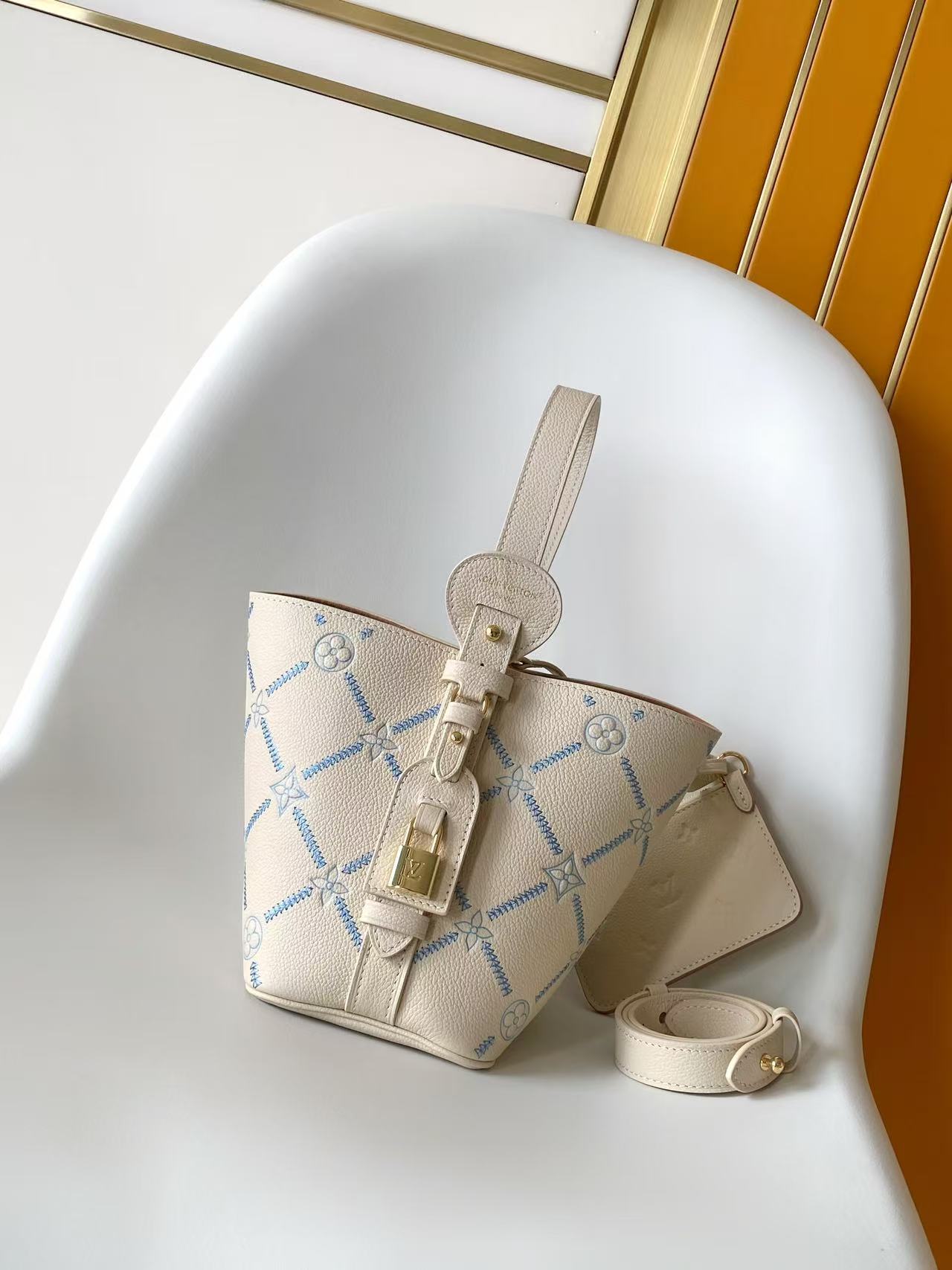 Louis Vuitton All In BB Handbag M29810 White Embroidered - Image 4