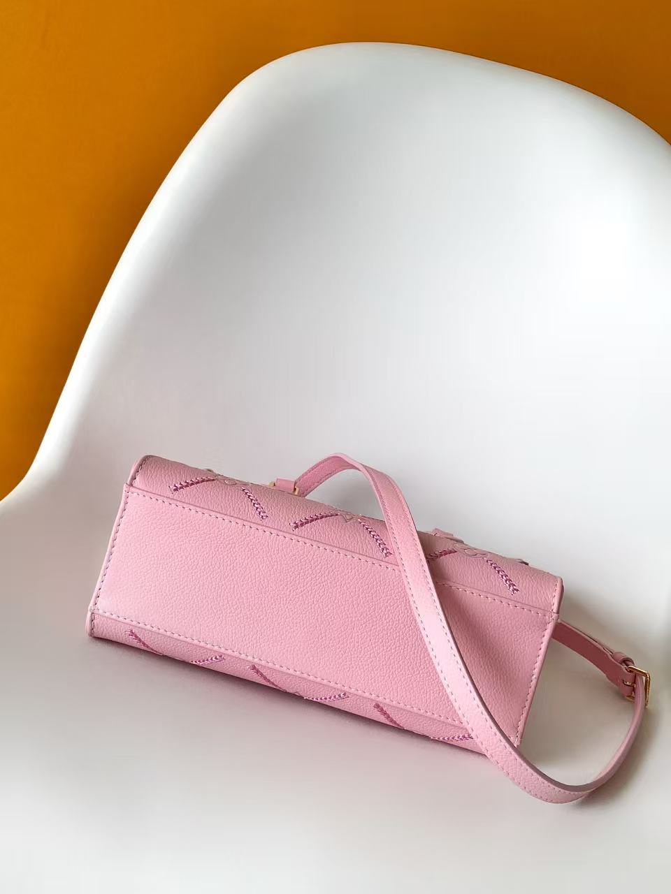 Louis Vuitton OnTheGo Tote in Monogram-Patterned Leather - Image 4