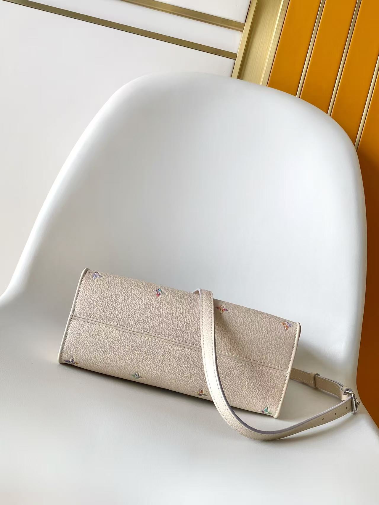 Louis Vuitton OnTheGo Small Handbag in Monogram Empreinte Leather, Iridescent Purple - Image 4