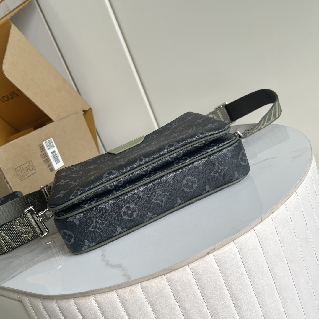Louis Vuitton Trio Messenger Bag in Monogram Eclipse Canvas - Image 4