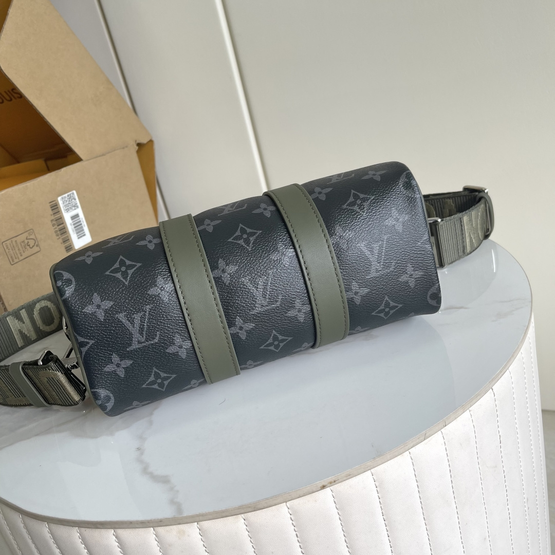 Keepall Bandoulière 25 Travel Bag in Monogram Eclipse Canvas - Image 4