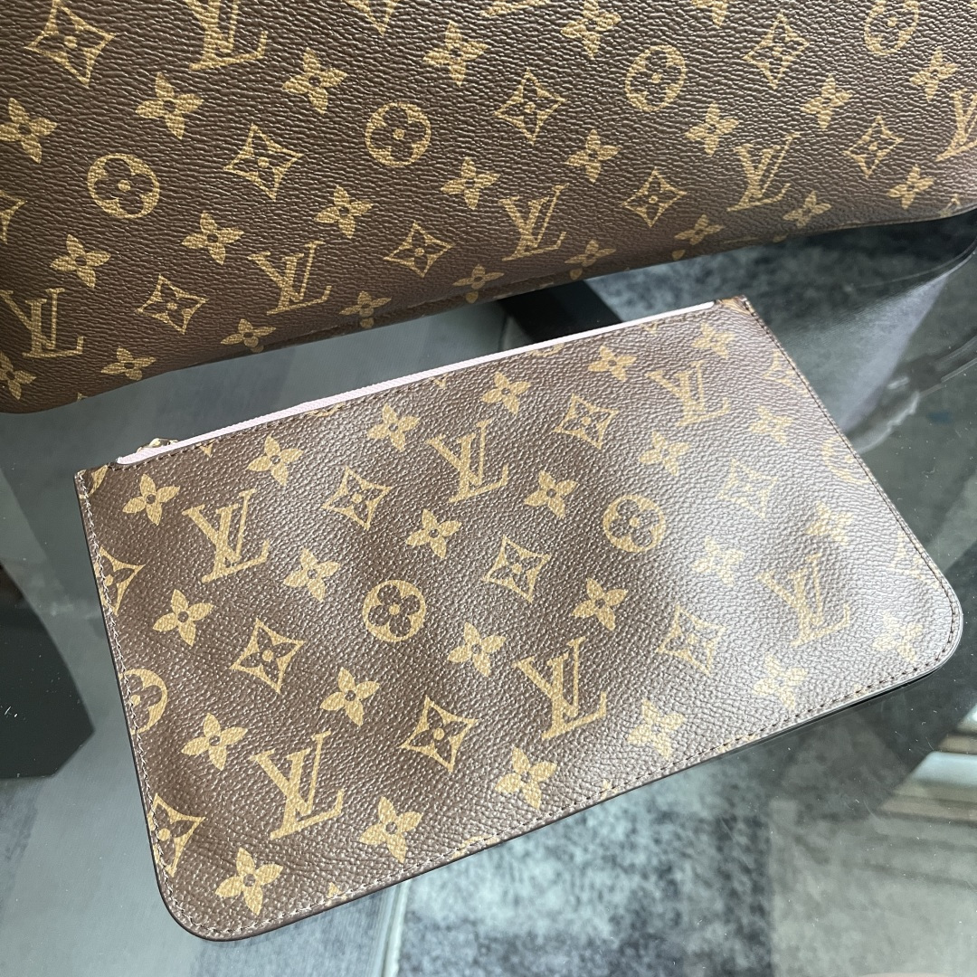 Louis Vuitton Neverfull Large Tote Bag in Damier Azur Canvas - Image 4