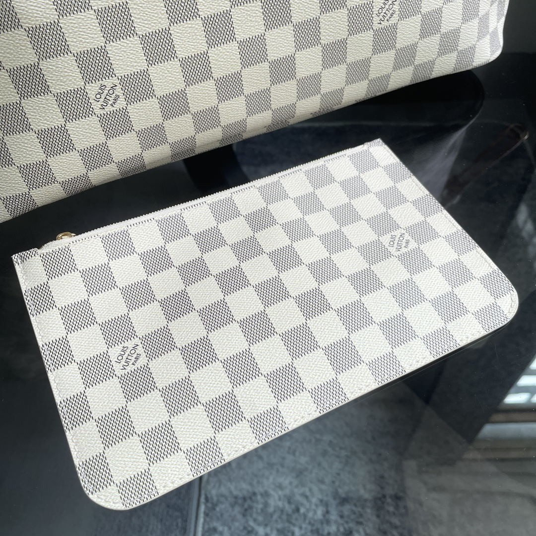 Louis Vuitton Neverfull Large Tote Bag in Damier Azur Canvas - Image 4