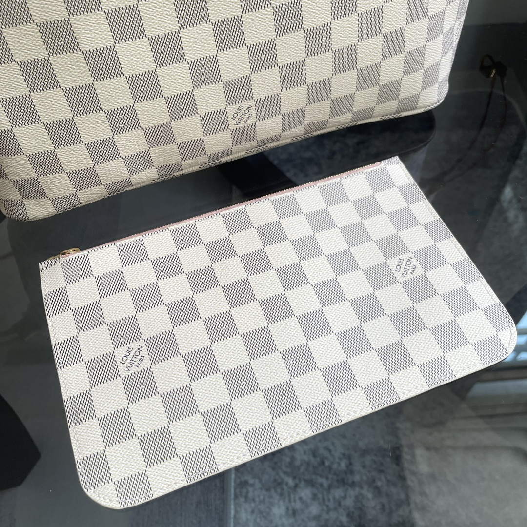 Louis Vuitton Neverfull MM Tote Bag in Damier Ebene Canvas - Image 4