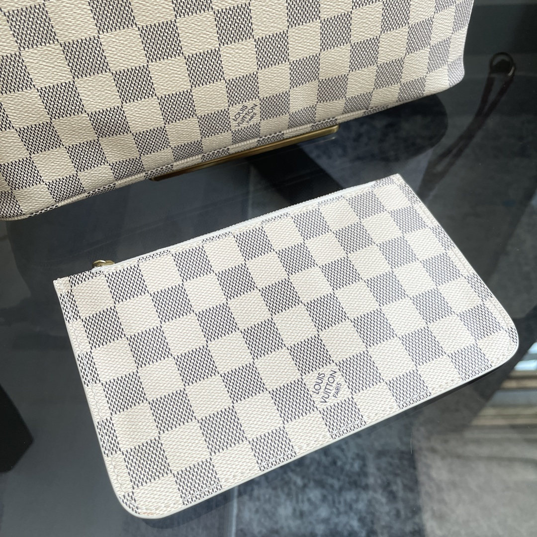 Neverfull Small Tote Bag in Damier Ebene - Image 4