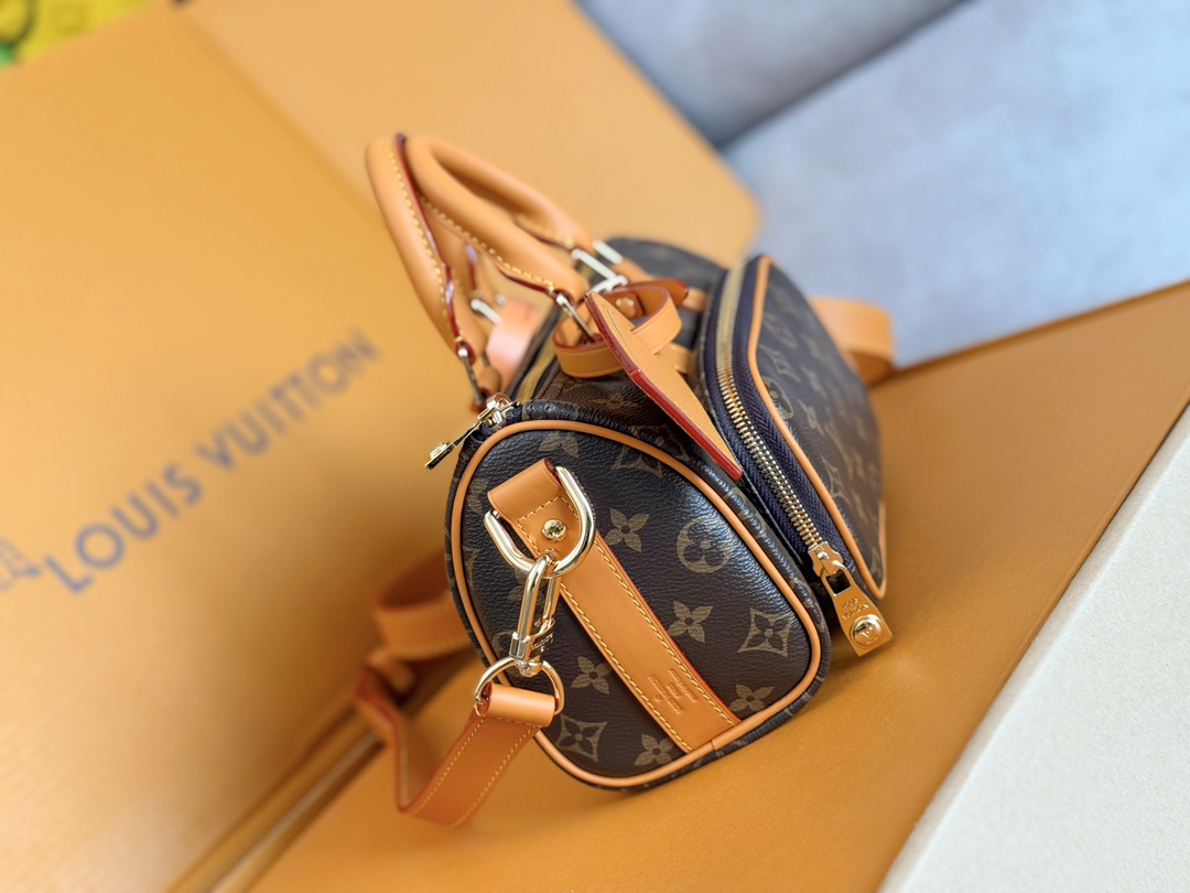 Louis Vuitton Keepall 25 Cargo Handbag in Monogram Canvas - Image 4