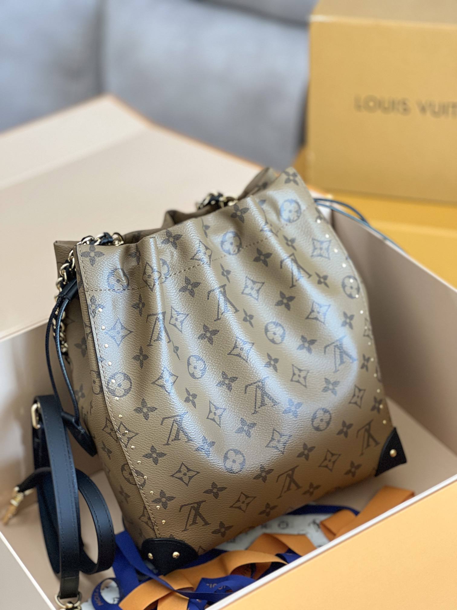 Louis Vuitton Noé Monogram Reverse Bucket Shoulder Bag M13324 - Image 4