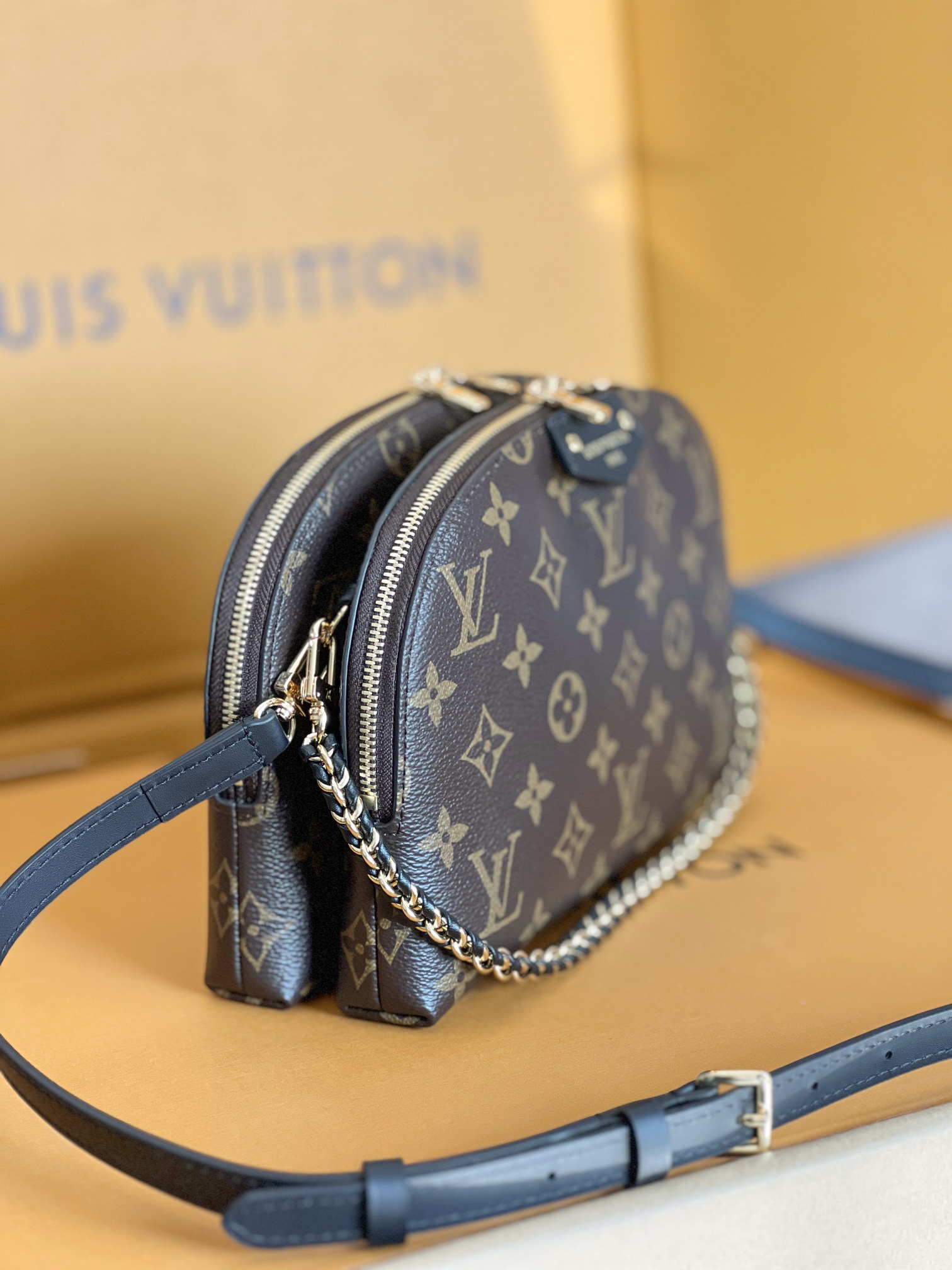 Louis Vuitton Alma Handbag with Woven Chain - Image 4