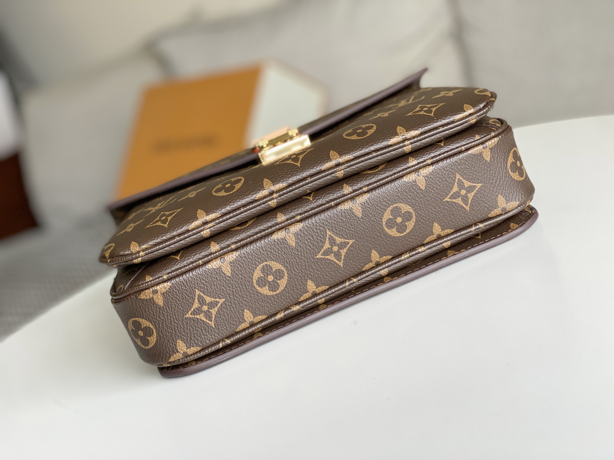Louis Vuitton Pochette Métis Crossbody Bag in Monogram Canvas - Image 4
